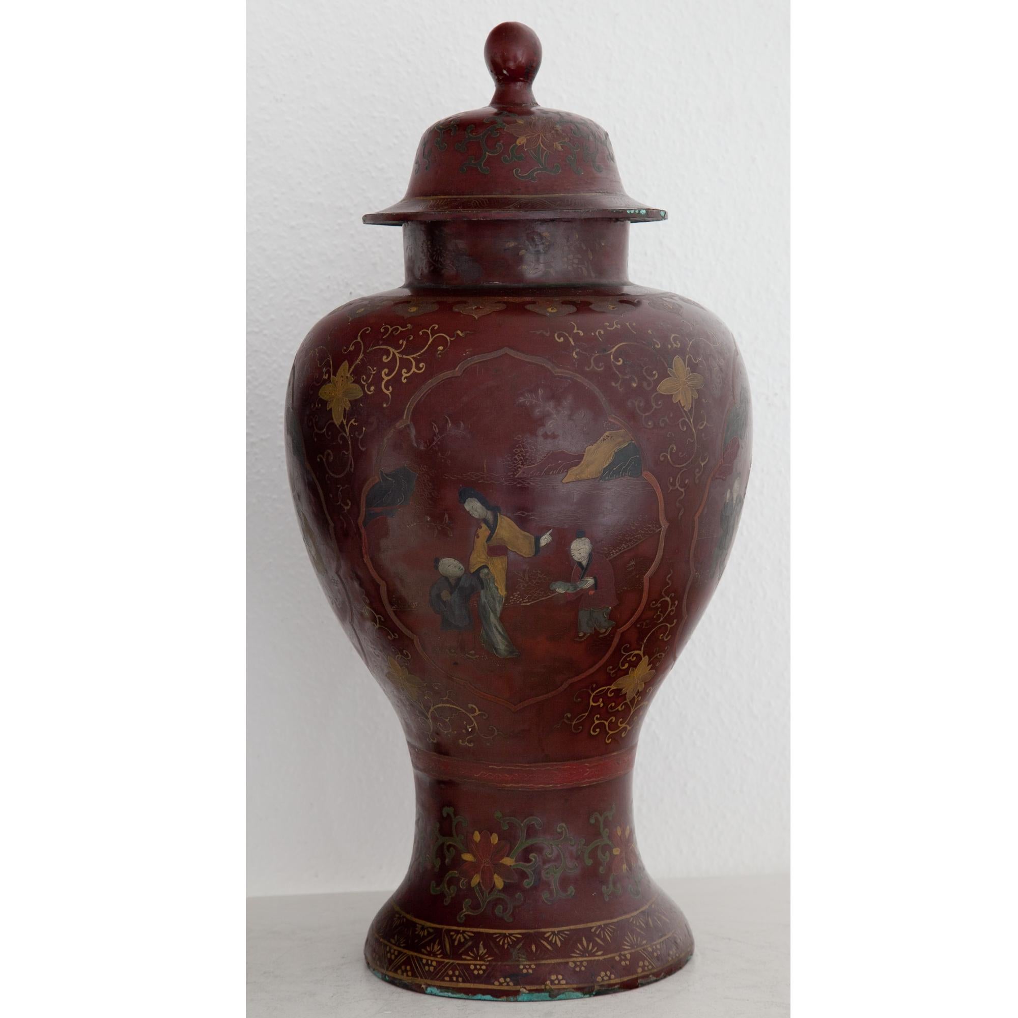 Chinoiserie Lidded Vases, Probably Berlin, Early 19th Century 1