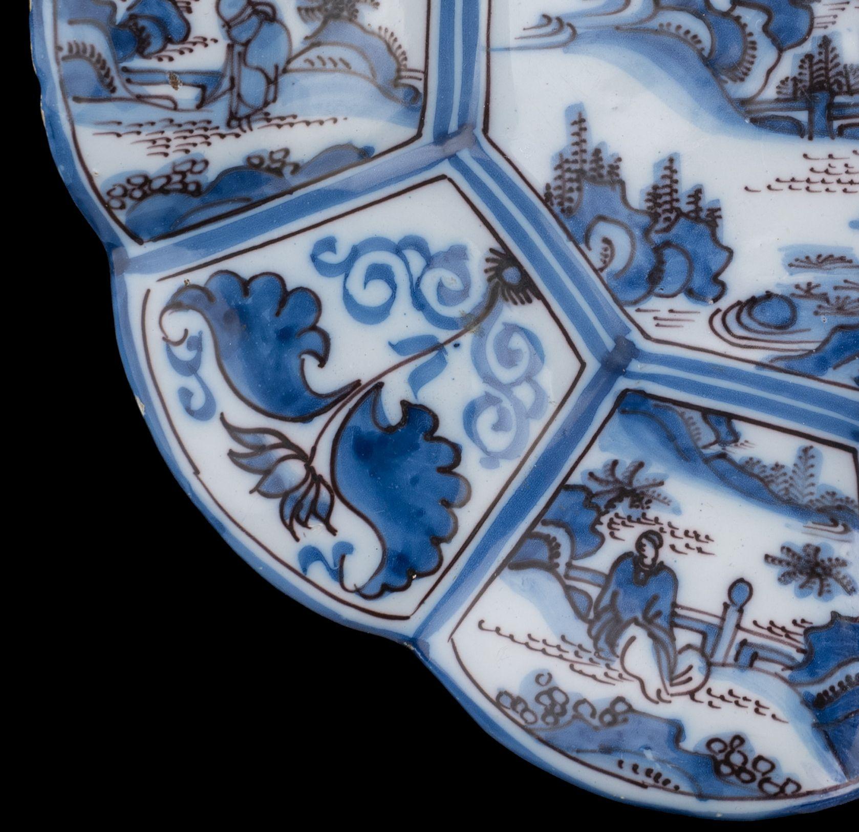 Chinoiserie Lobed Dish in Blue and Purple Delft, circa 1680 In Good Condition For Sale In ROSSUM, GE