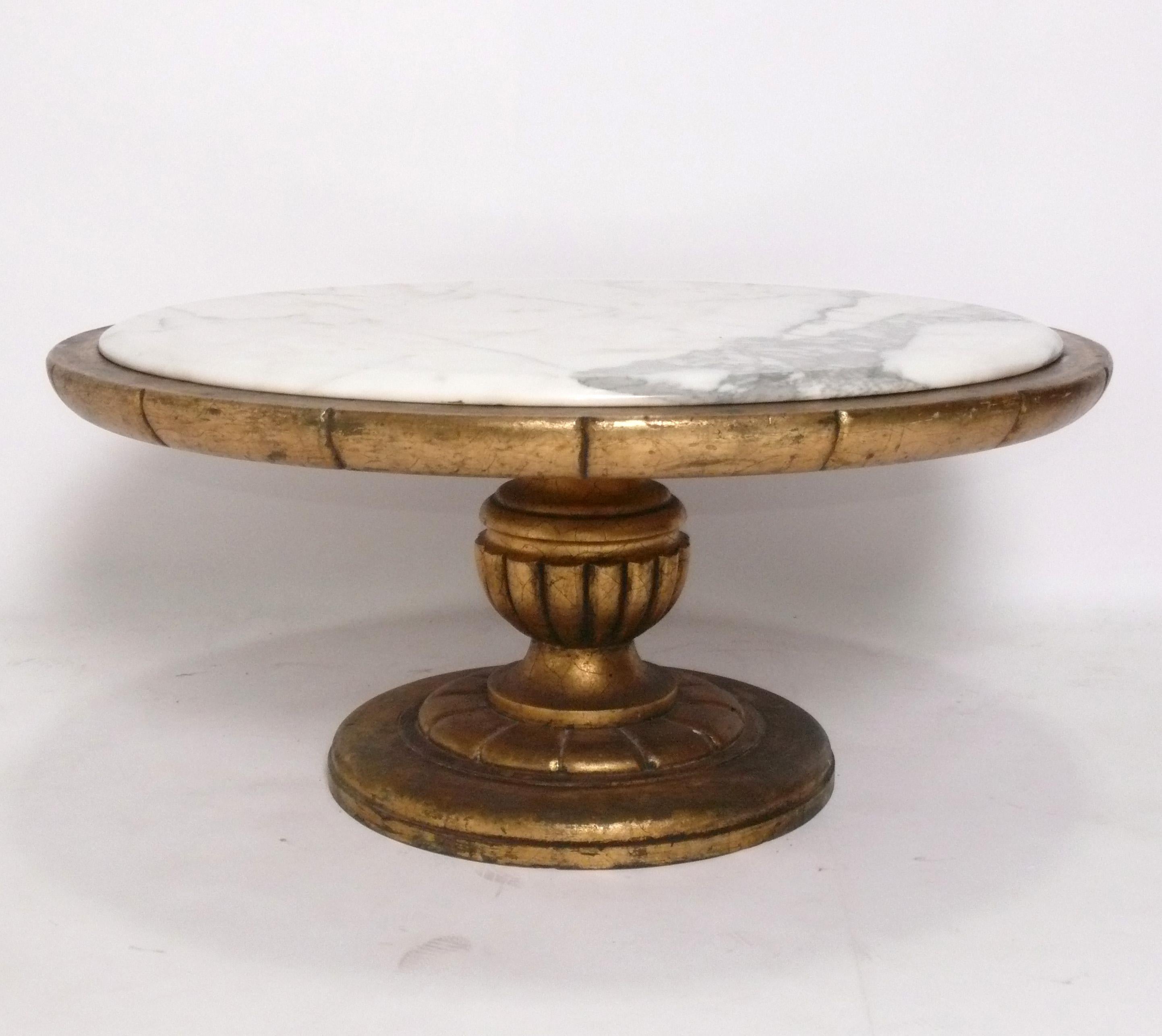 Mesa de centro de mármol y madera dorada estilo Chinoiserie de James Mont Mediados de siglo Regencia de Hollywood en venta