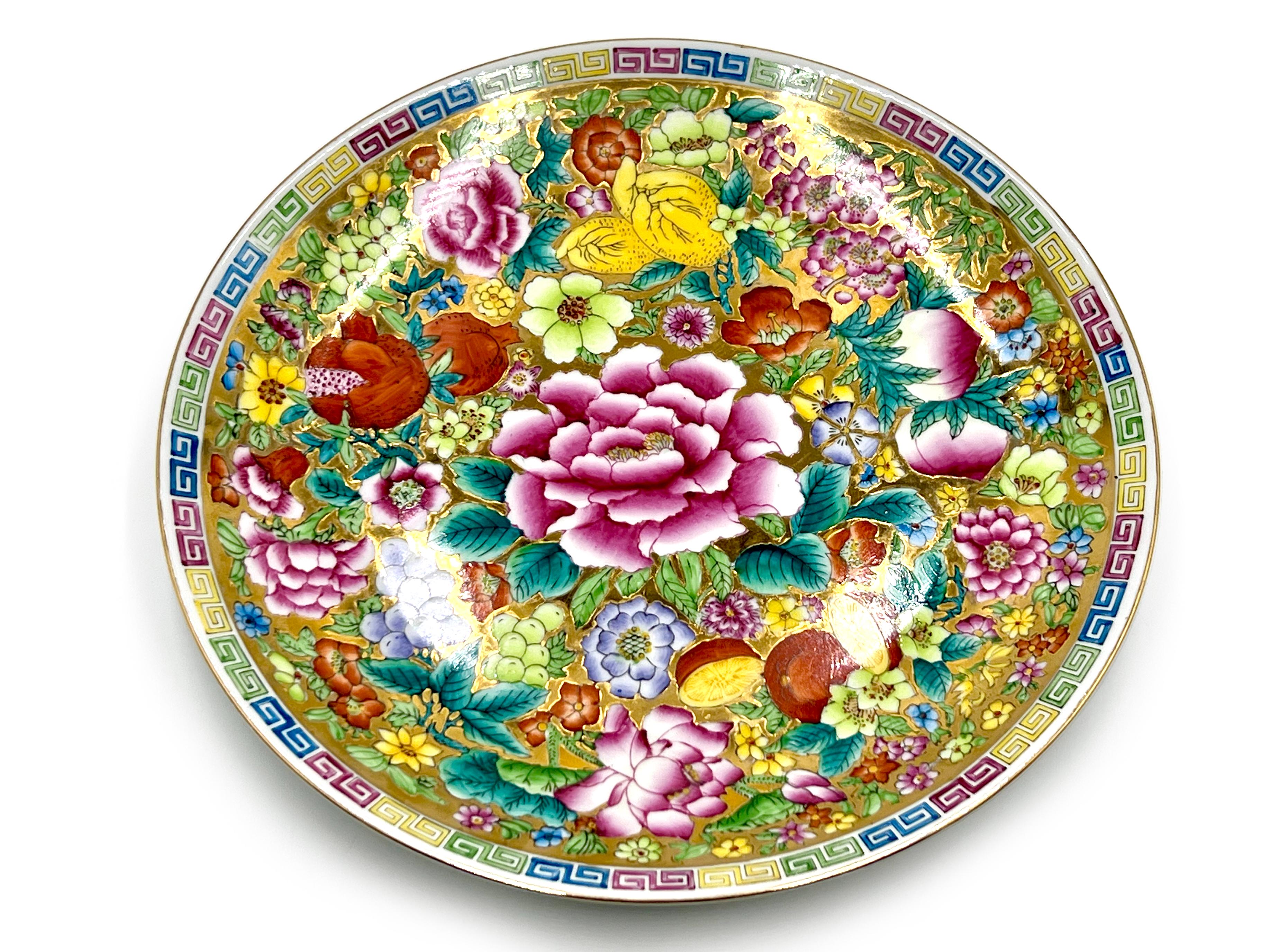 Chinoiserie 'Mille Fleur' 19 pieces, Tea Set for Six - Vintage 1960s In Good Condition For Sale In NEWTOWN, AU