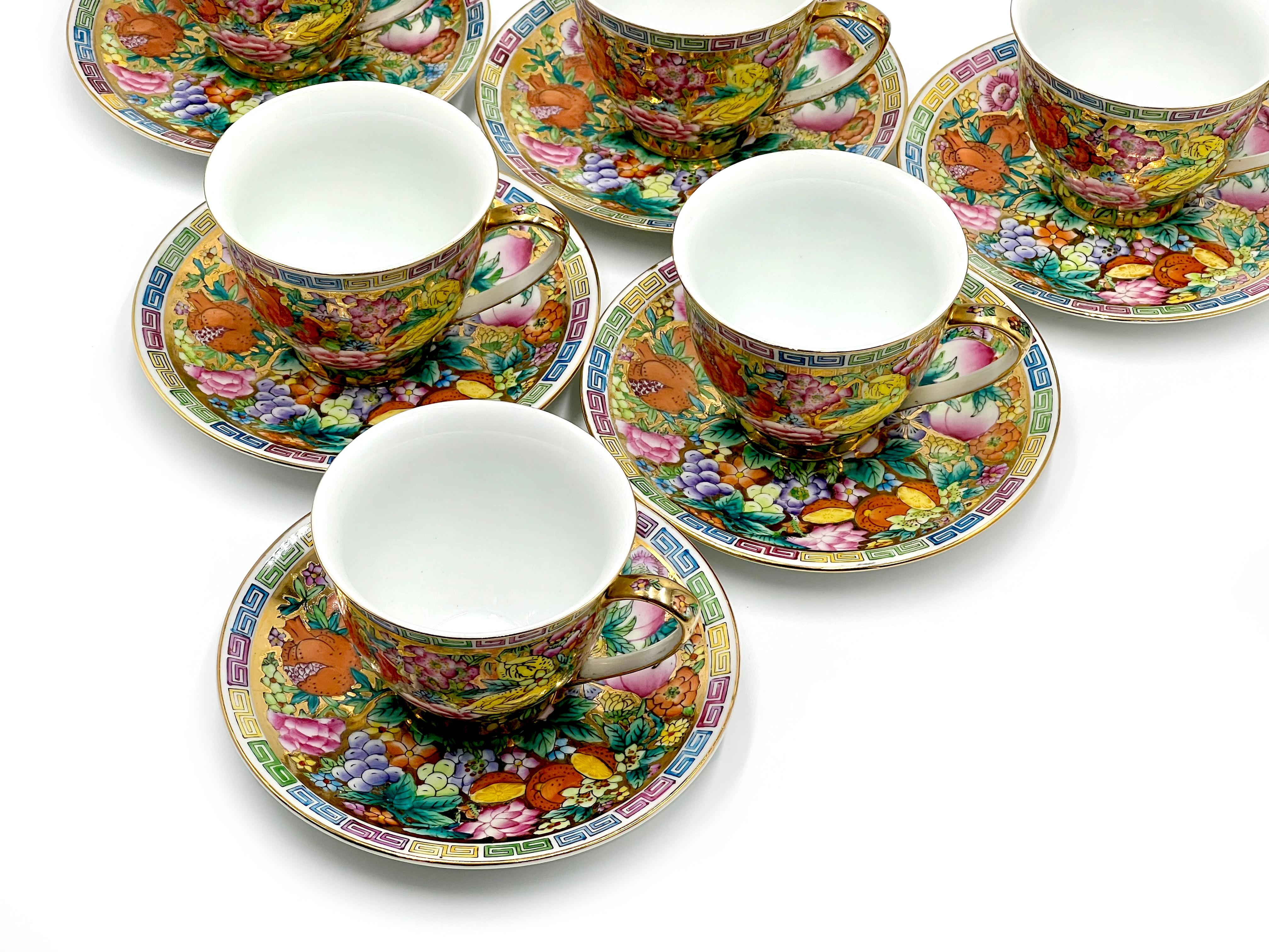 Porcelain Chinoiserie 'Mille Fleur' 19 pieces, Tea Set for Six - Vintage 1960s For Sale