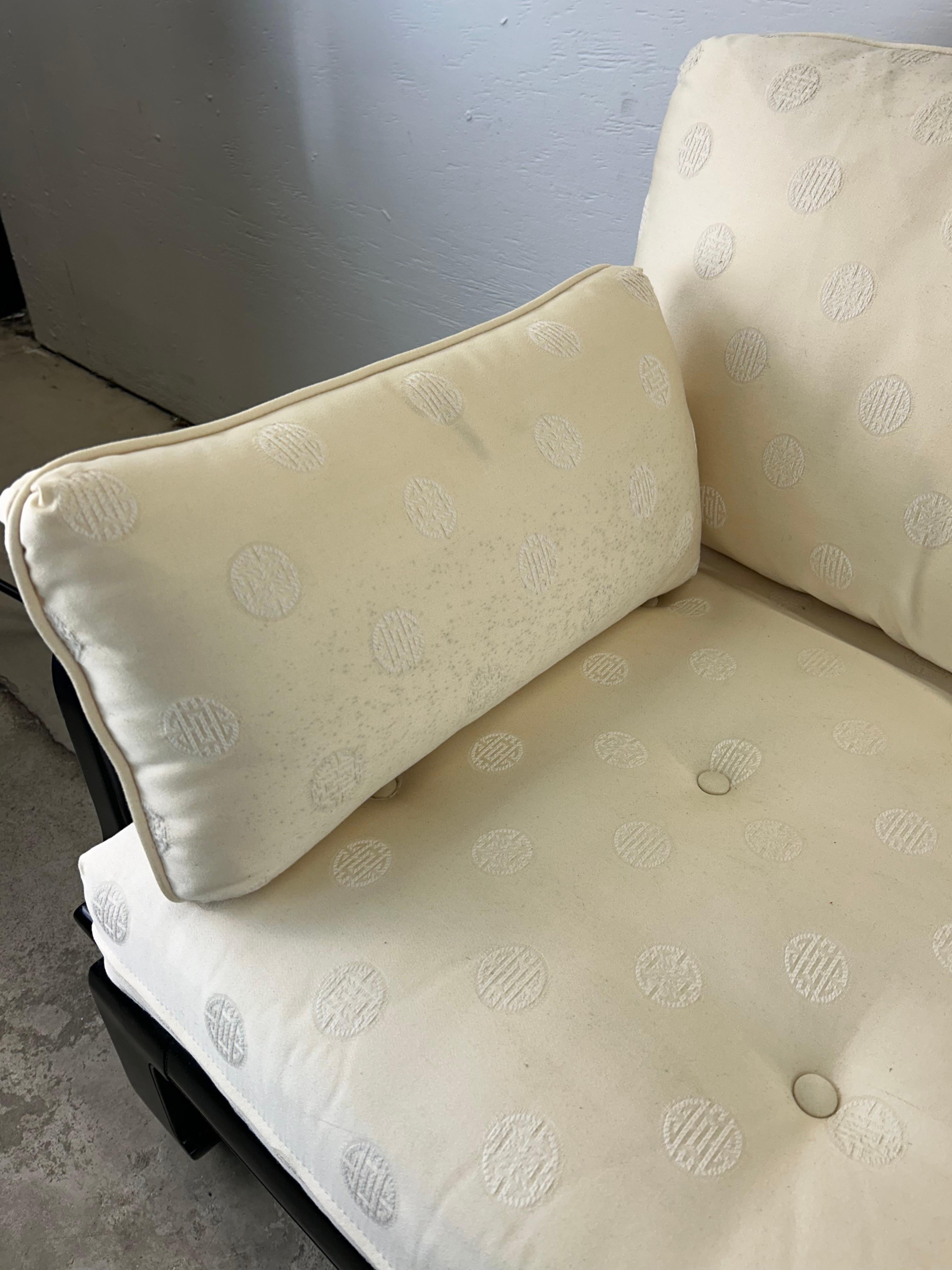 Divano in lacca nera in stile Ming Ming con tappezzeria vintage in vendita 1