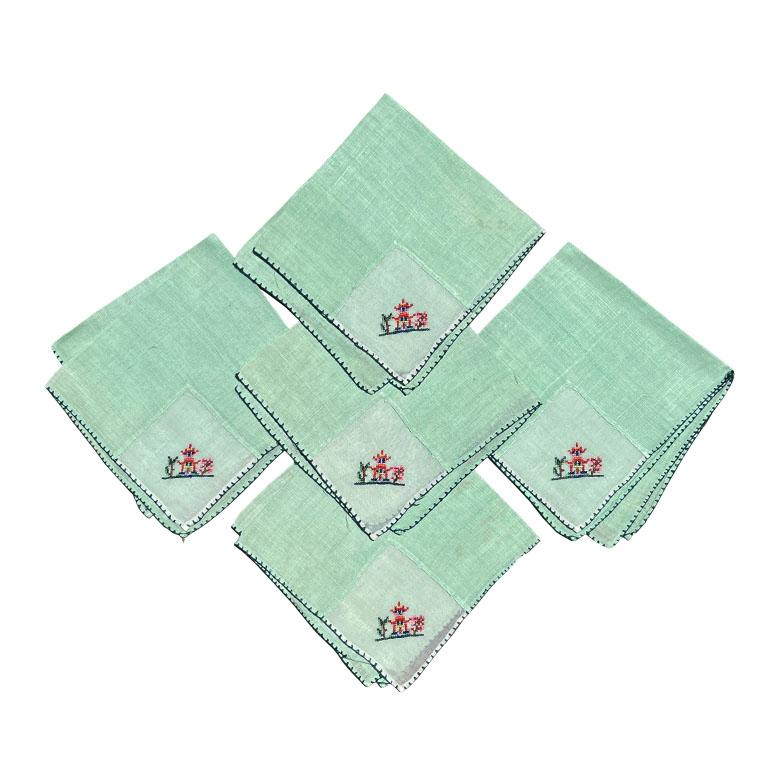 Chinoiseries Napkins carrés en tissu brodés à motif de pagode vert menthe de style chinoiseries, 5 en vente