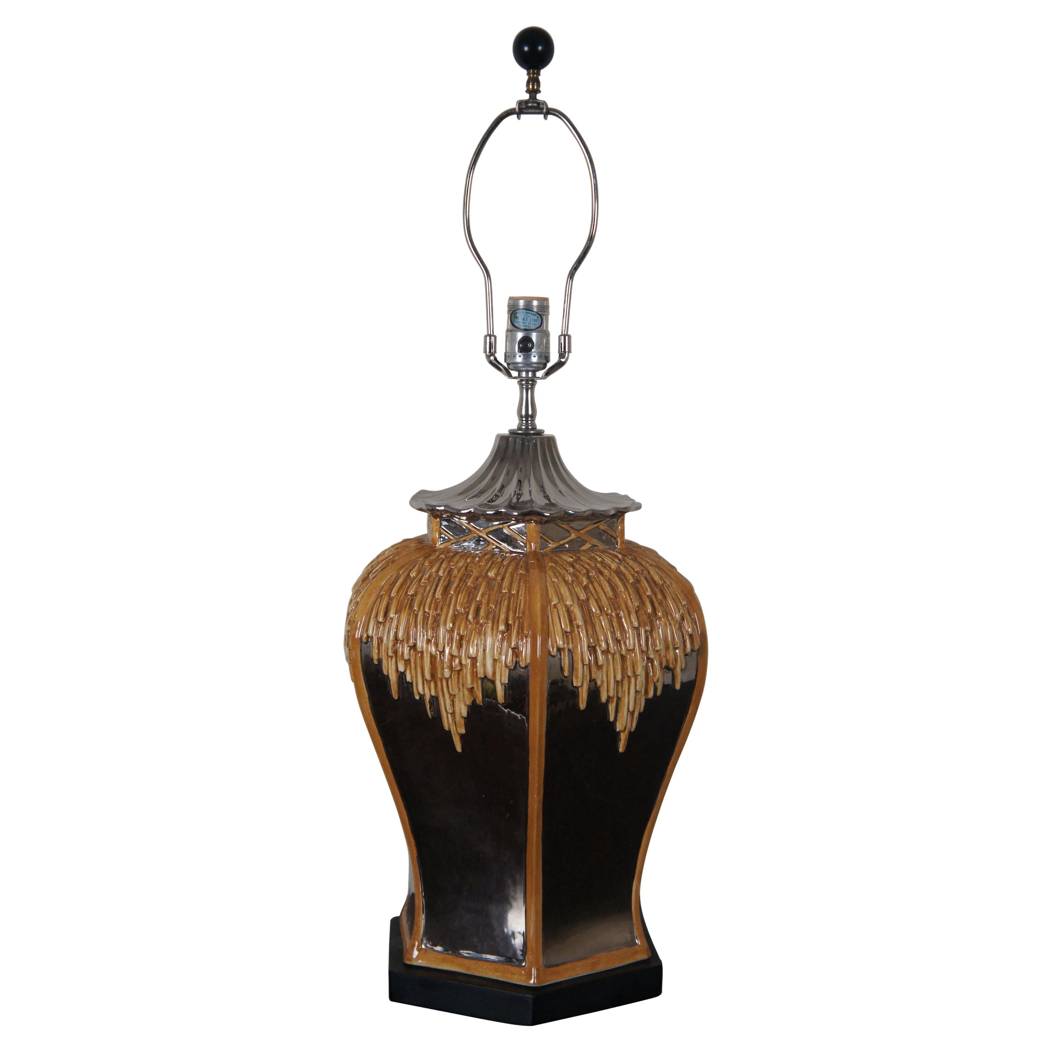 Lampe de bureau chinoiseries en porcelaine miroir avec jarre de pagode octogonale en forme de jarre à gingembre en vente