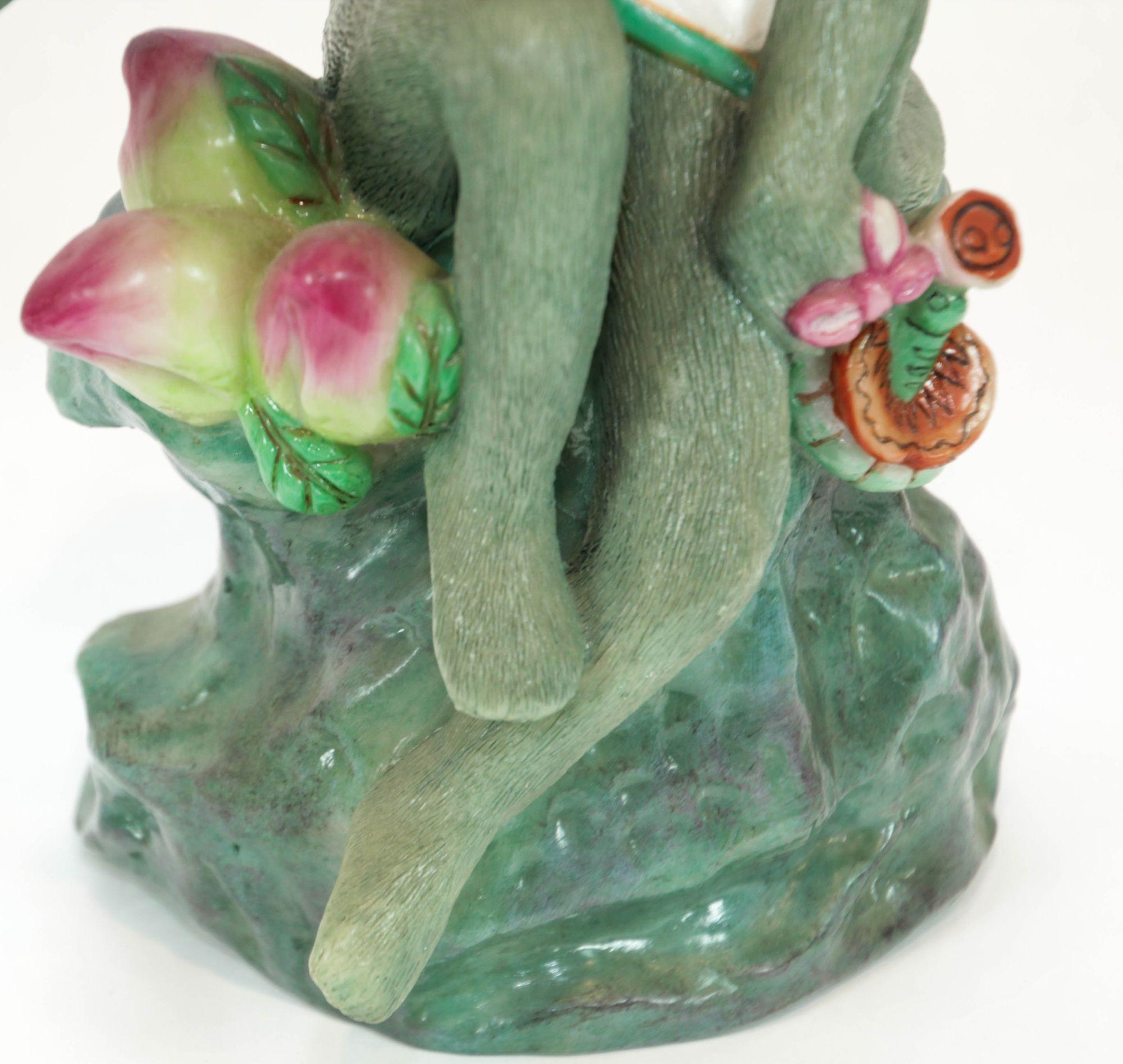Scimmia Chinoiserie Figurina Portacandele in resina Verde e Rosa a Coppia in vendita 4