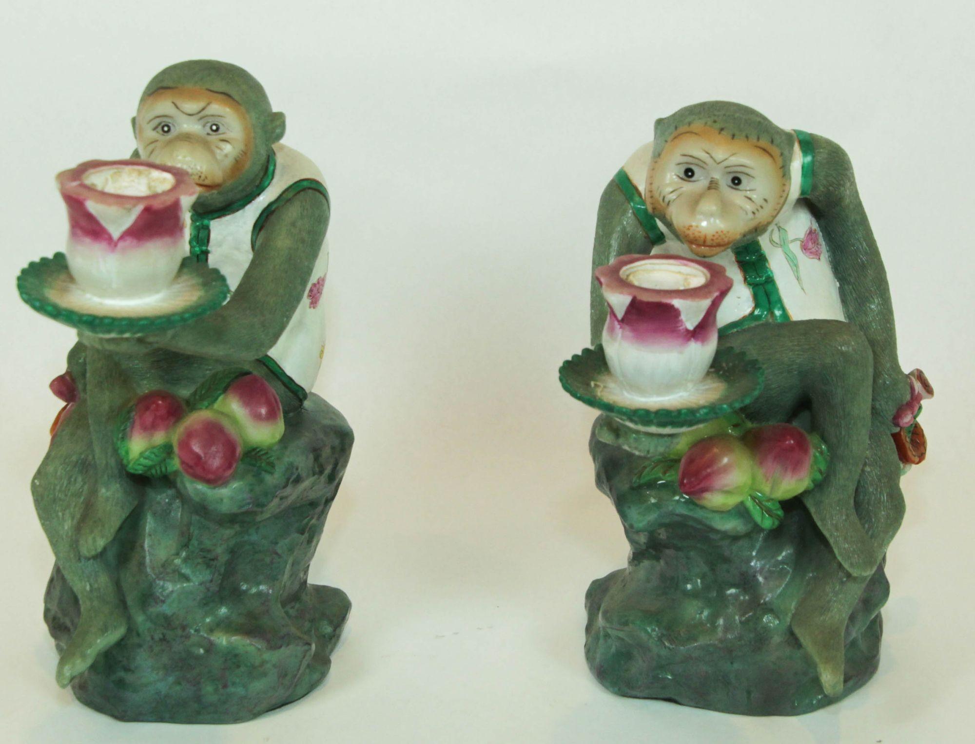 Cineserie Scimmia Chinoiserie Figurina Portacandele in resina Verde e Rosa a Coppia in vendita