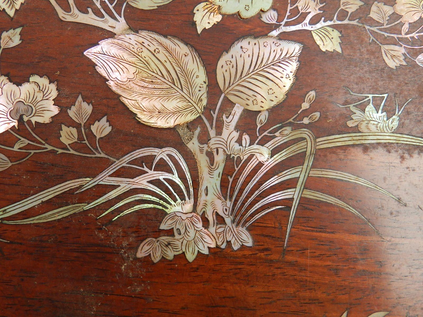 Chinoiserie Oval Tray Wood Inlaid Butterflies Flowers late 19th Century 1