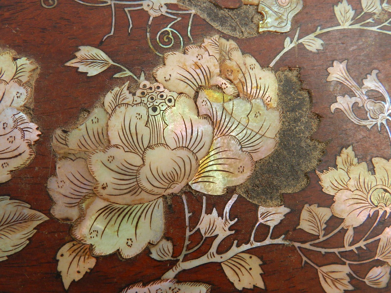 Chinoiserie Oval Tray Wood Inlaid Butterflies Flowers late 19th Century 2