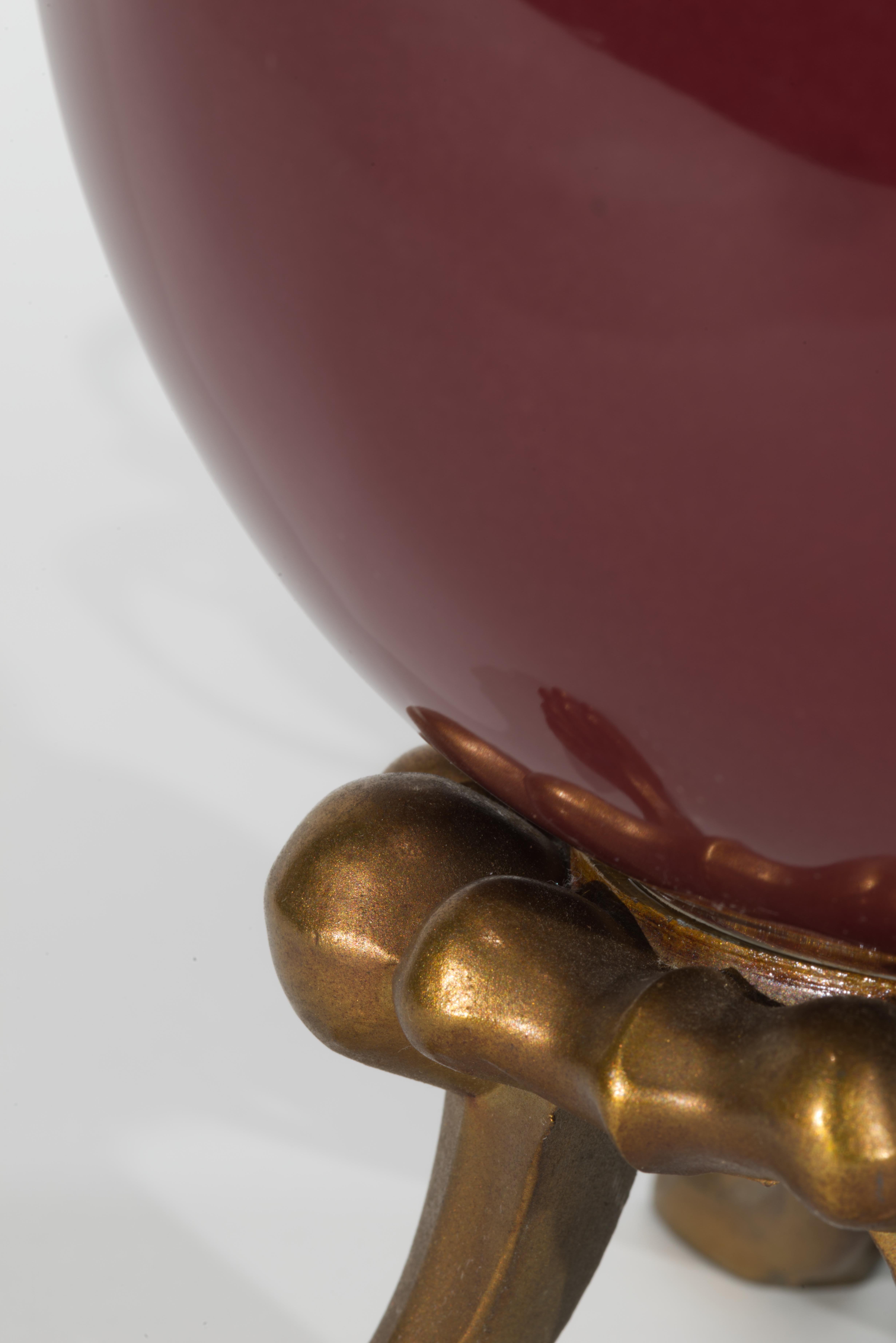 20th Century Chinoiserie Oxblood Red Ginger Jar Urn Table Lamp on Bronze Claw Foot Base For Sale