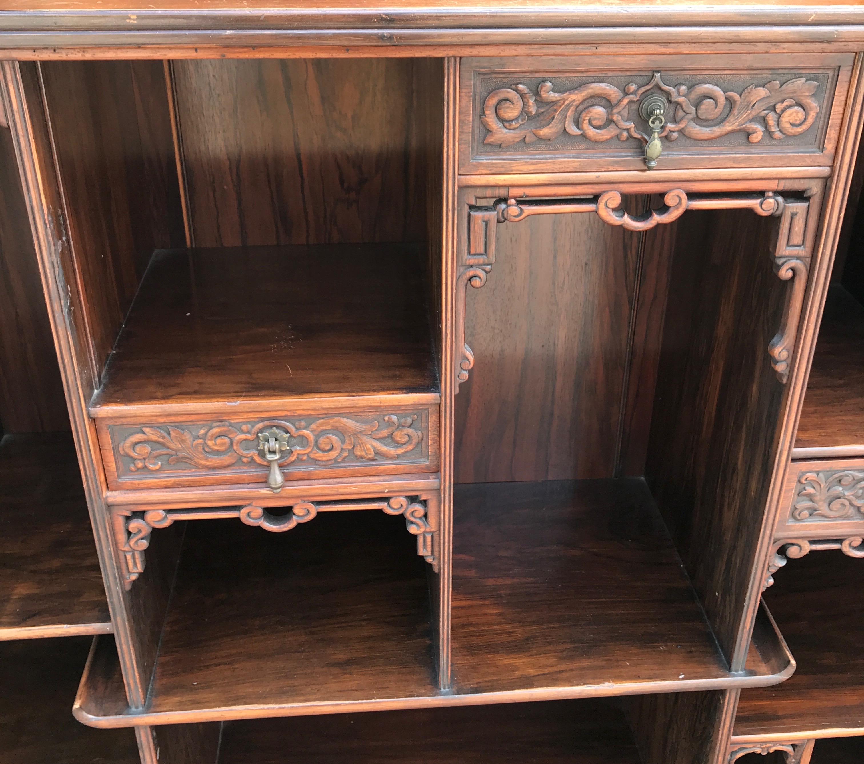 Chinoiserie Pagoda Display Cabinet in the Brighton Pavilion Style In Good Condition For Sale In West Palm Beach, FL