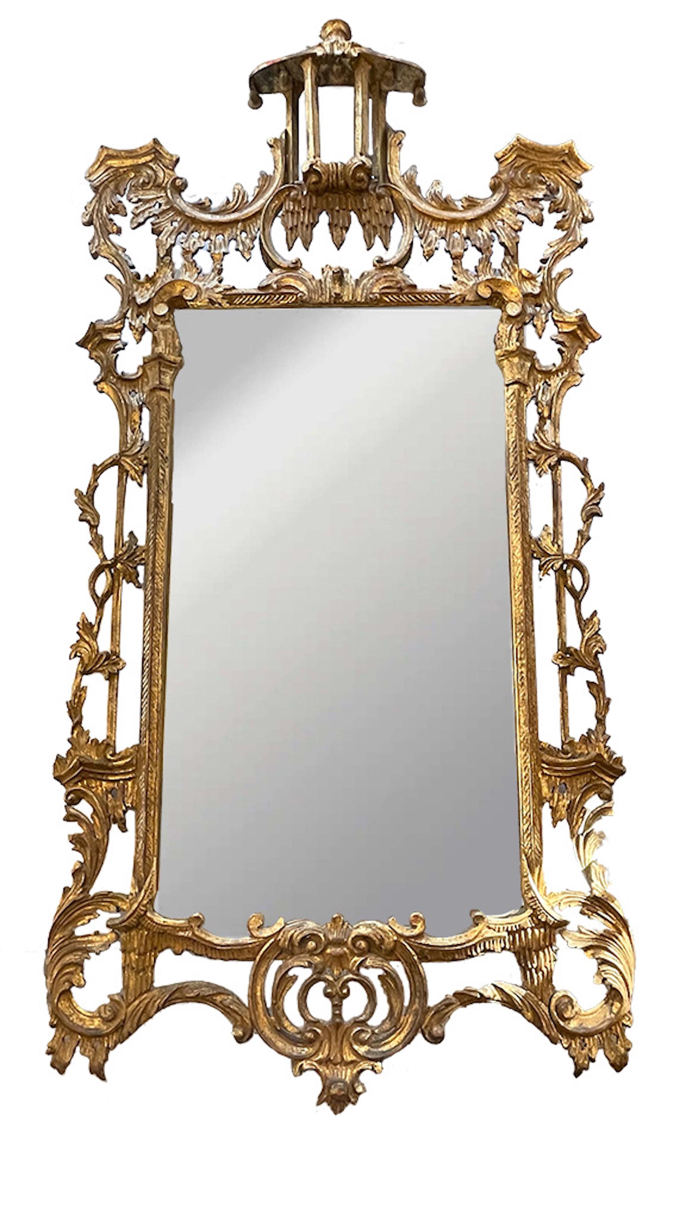 20ième siècle Miroir Chinoiserie Pagode en bois doré en vente