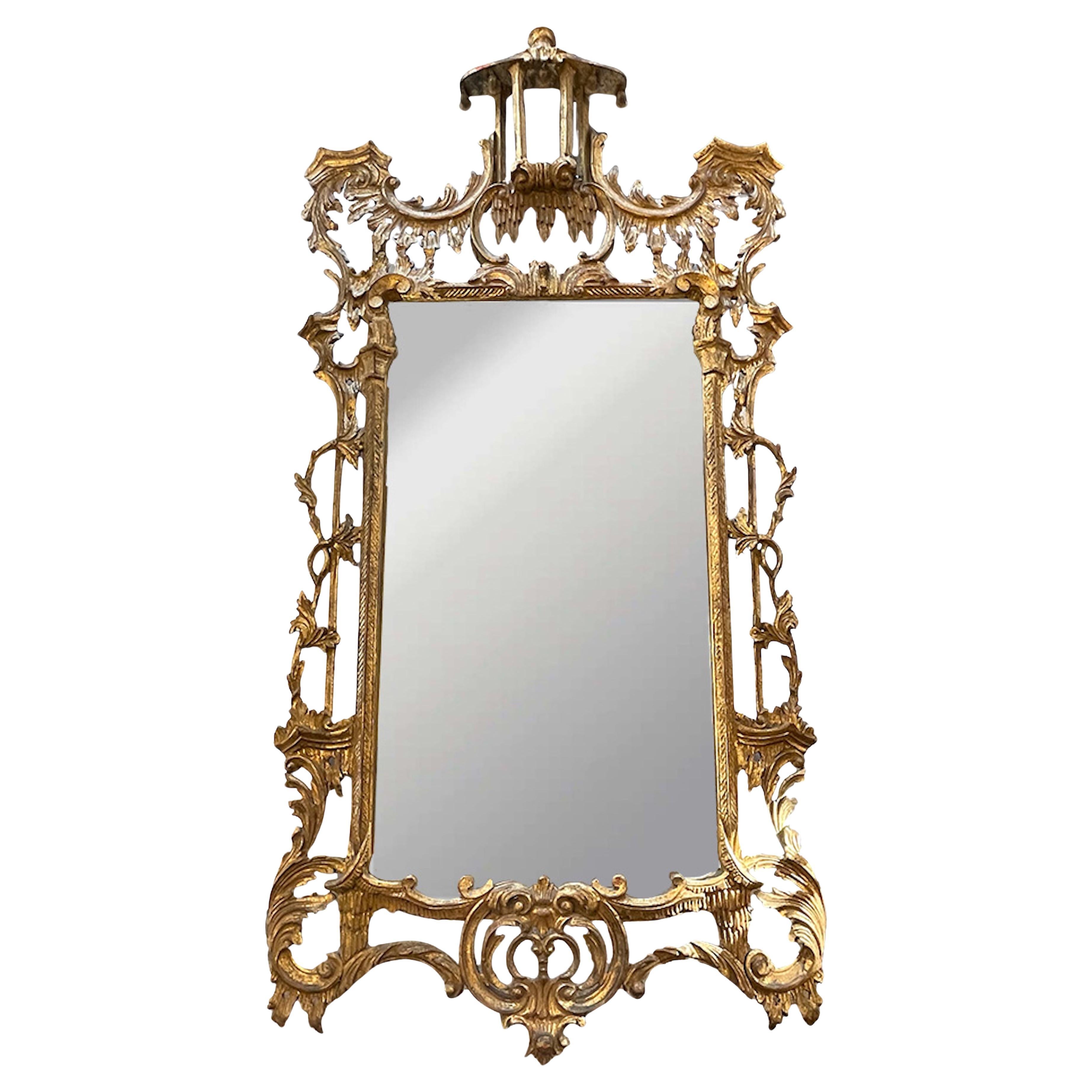 Miroir Chinoiserie Pagode en bois doré en vente