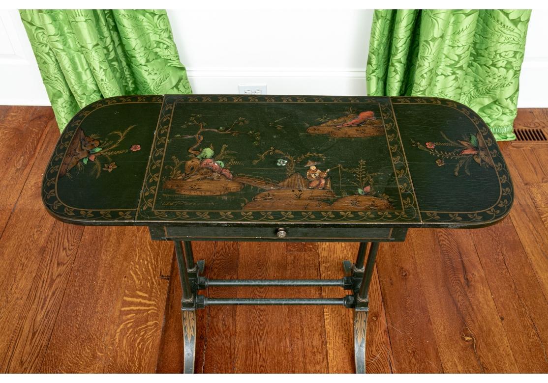 Bois Table à abattant décorée à la peinture Chinoiserie en vente