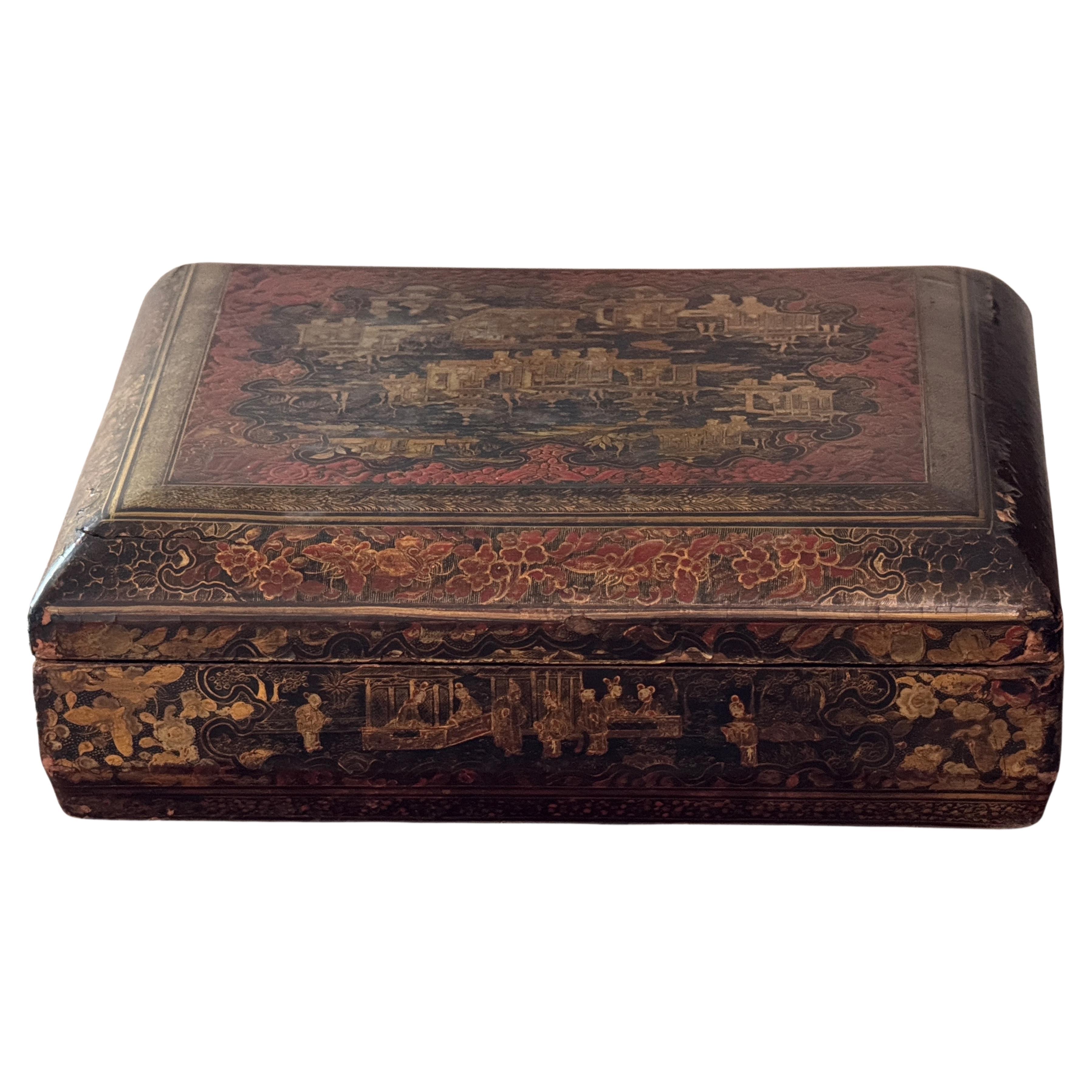 Chinoiserie Painted Lacquer Box With Figural and Floral Decoration im Angebot