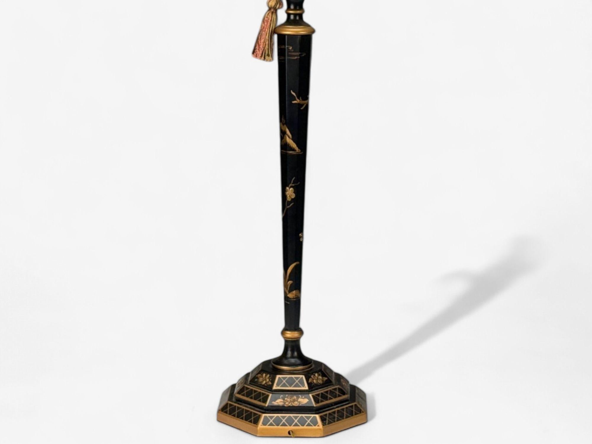 Lampade da tavolo cineserie, legno dipinto, dorato, ebanizzato, USA, anni '70 in vendita 2