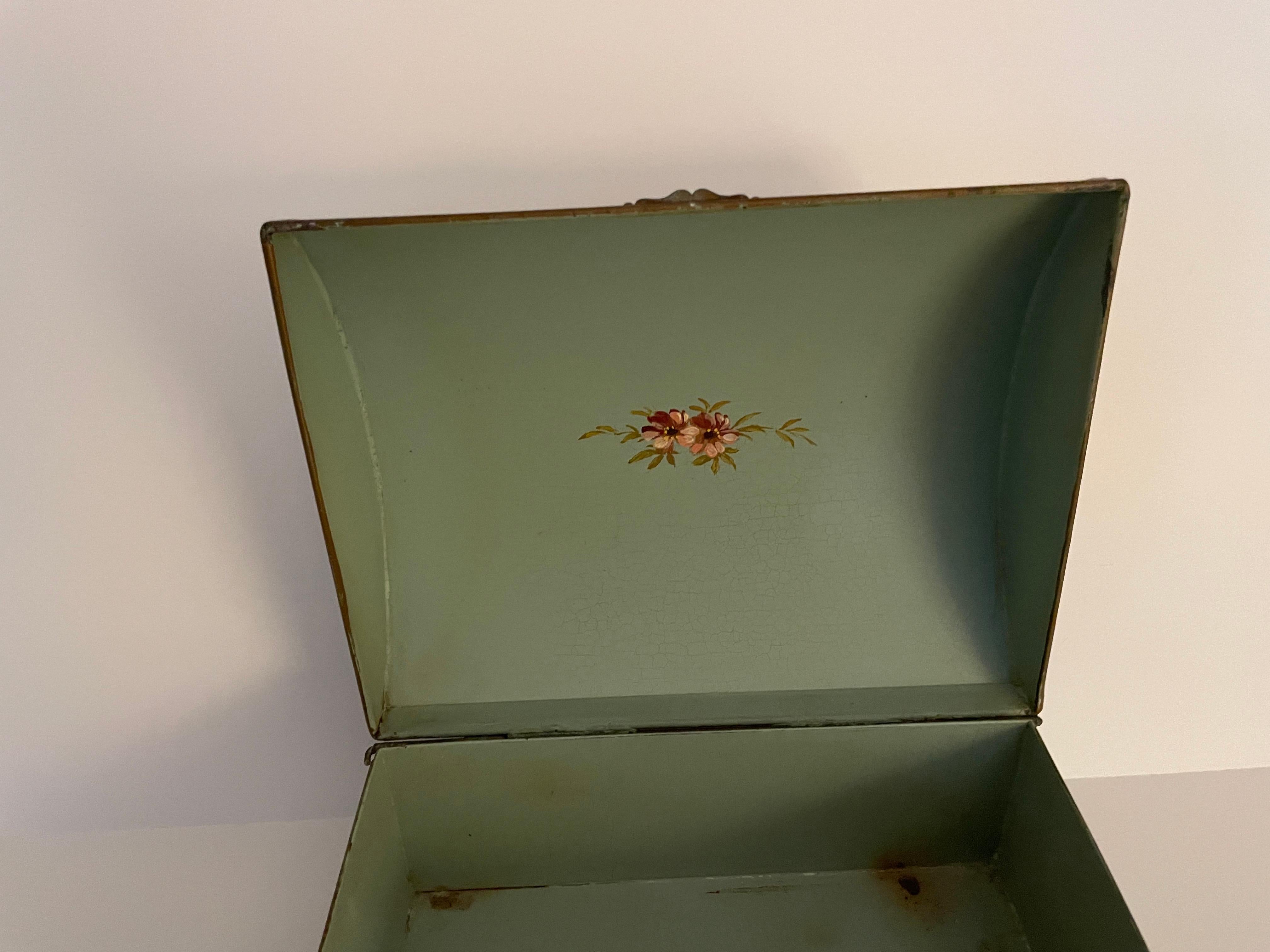 Chinoiserie Pale Green Tole Box with Hinged Lid For Sale 2