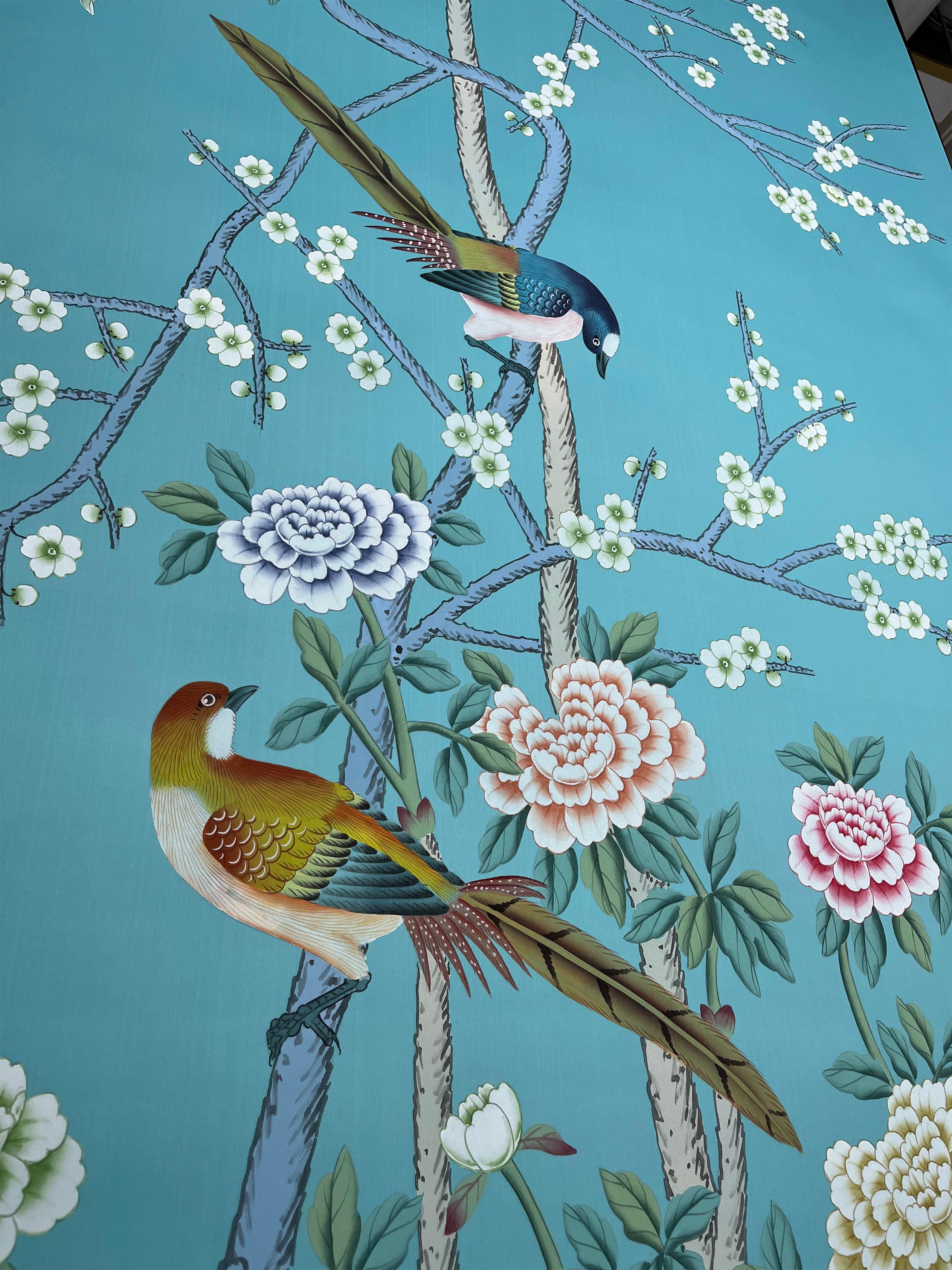Chinoiserie-Tafeln, handbemalte Wandteppiche auf blauer Seide – 4 Tafeln (Chinesisch) im Angebot