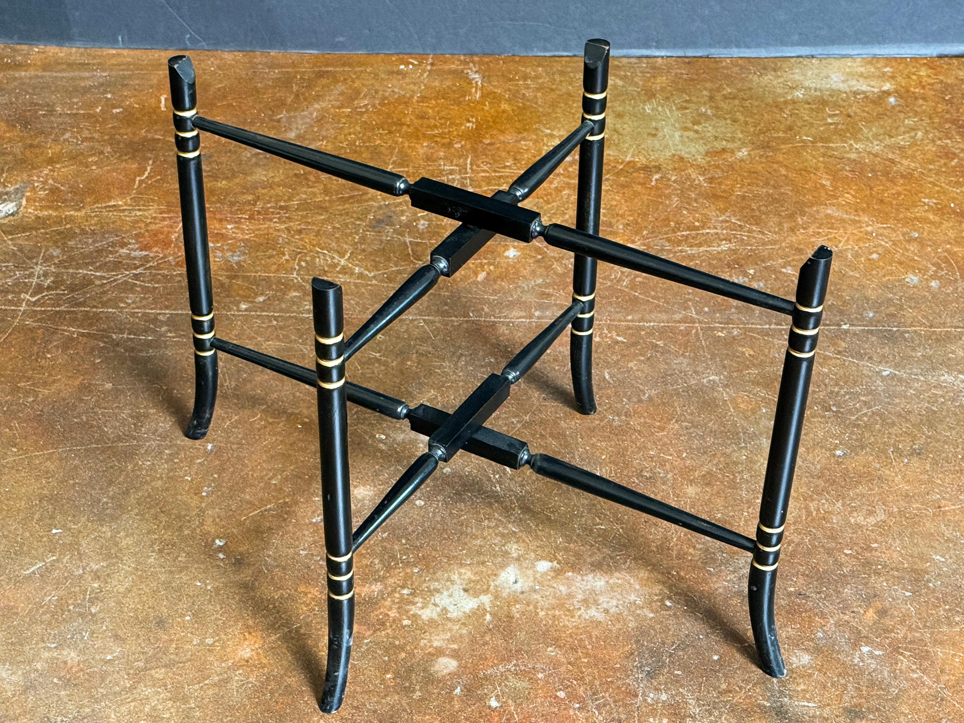 Chinoiserie Papier Mache Tray Table (Tray on Stand) from England Madera en venta