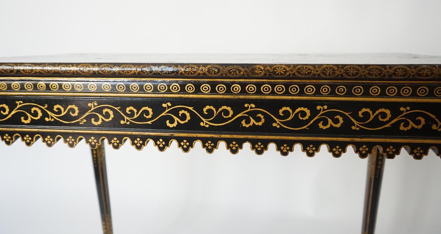 Chinoiserie Parcel-Gilt Black Lacquer Top Table, England, circa 1880 6