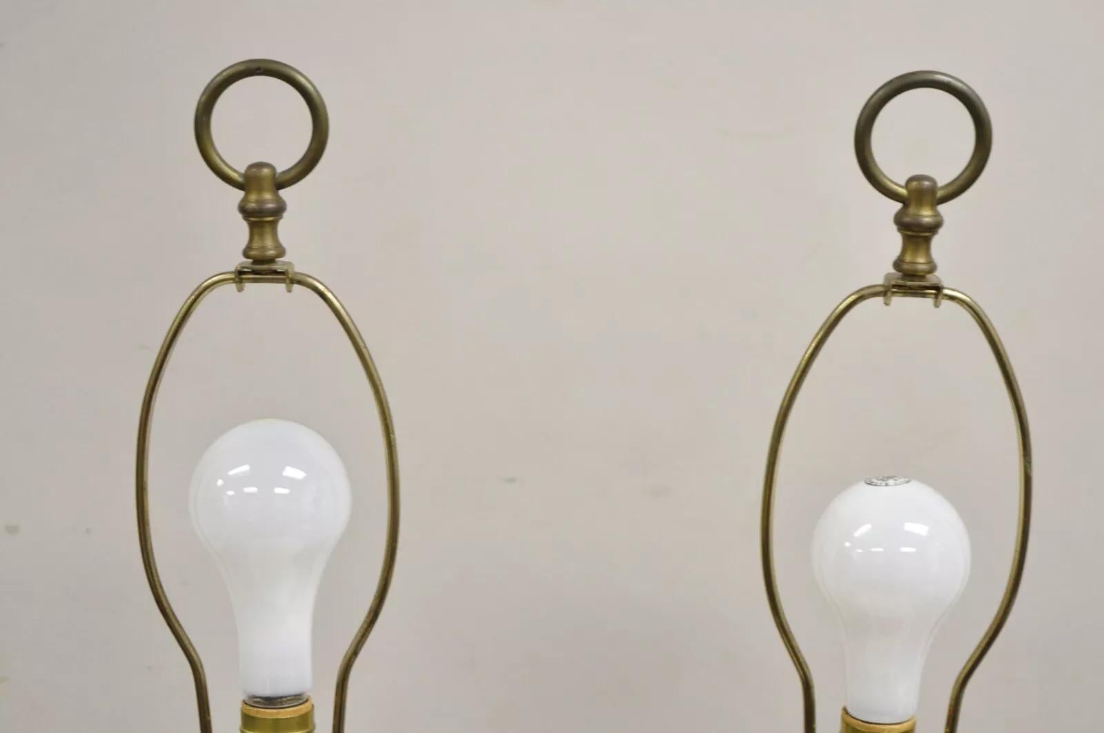 Quadratische Jardiniere-Tischlampe aus patiniertem Messing von Wildwood, Chinoiserie, Paar im Angebot 1