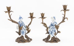 Candelieri in porcellana e ottone Chinoiserie, coppia