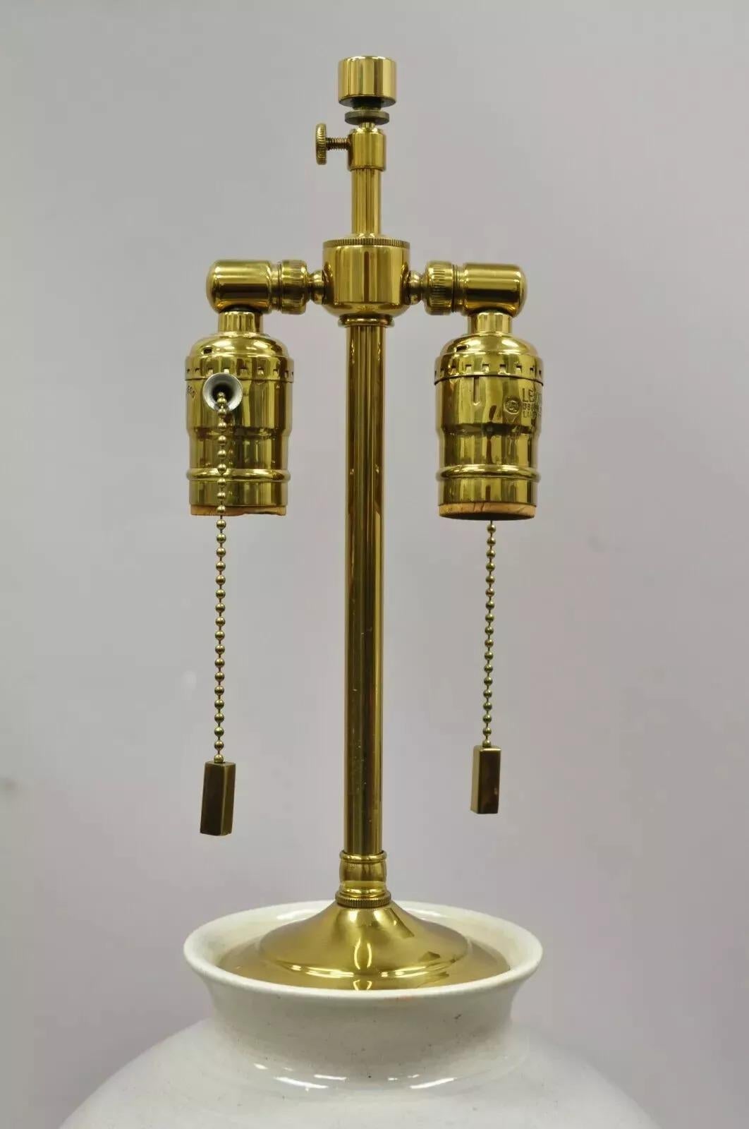 Paire de lampes de table en porcelaine céladon à jarre en céramique émaillée verte - Paire en vente 2