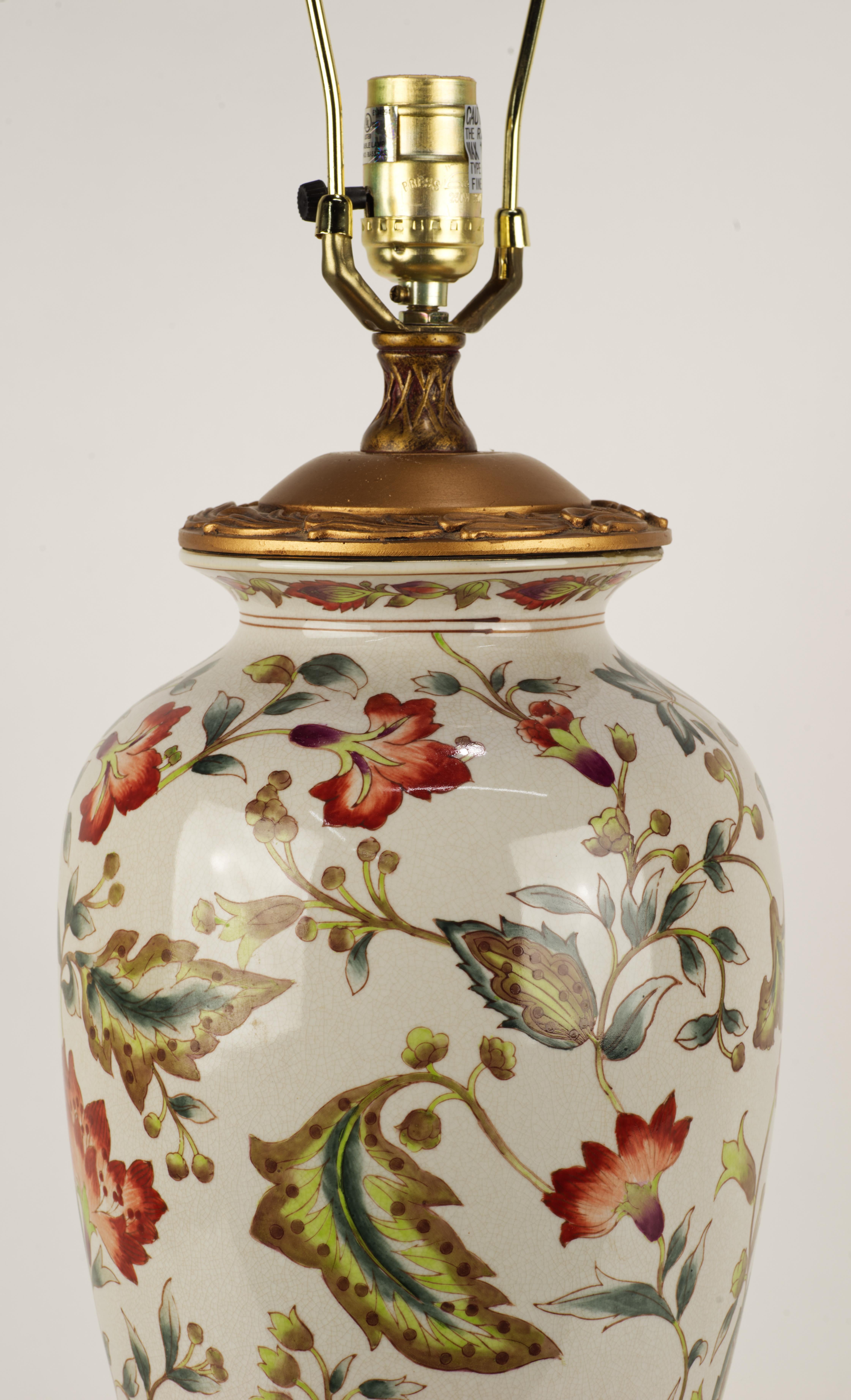 Chinoiserie Porzellan Keramik Blumenmotiv bemalt Tischlampe (Asiatisch)