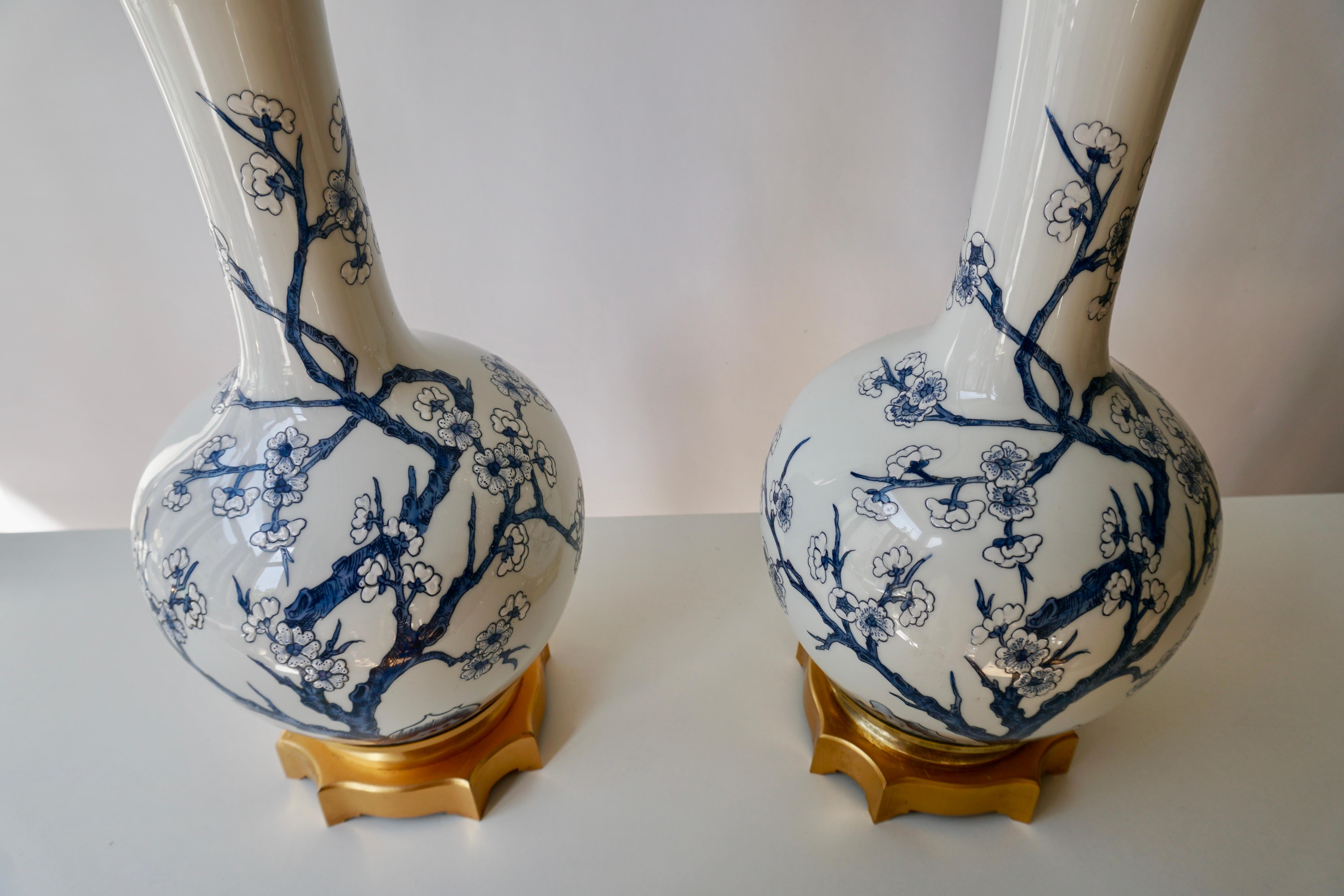 One Chinoiserie Porcelain Blue and White Flower Table Lamp 5