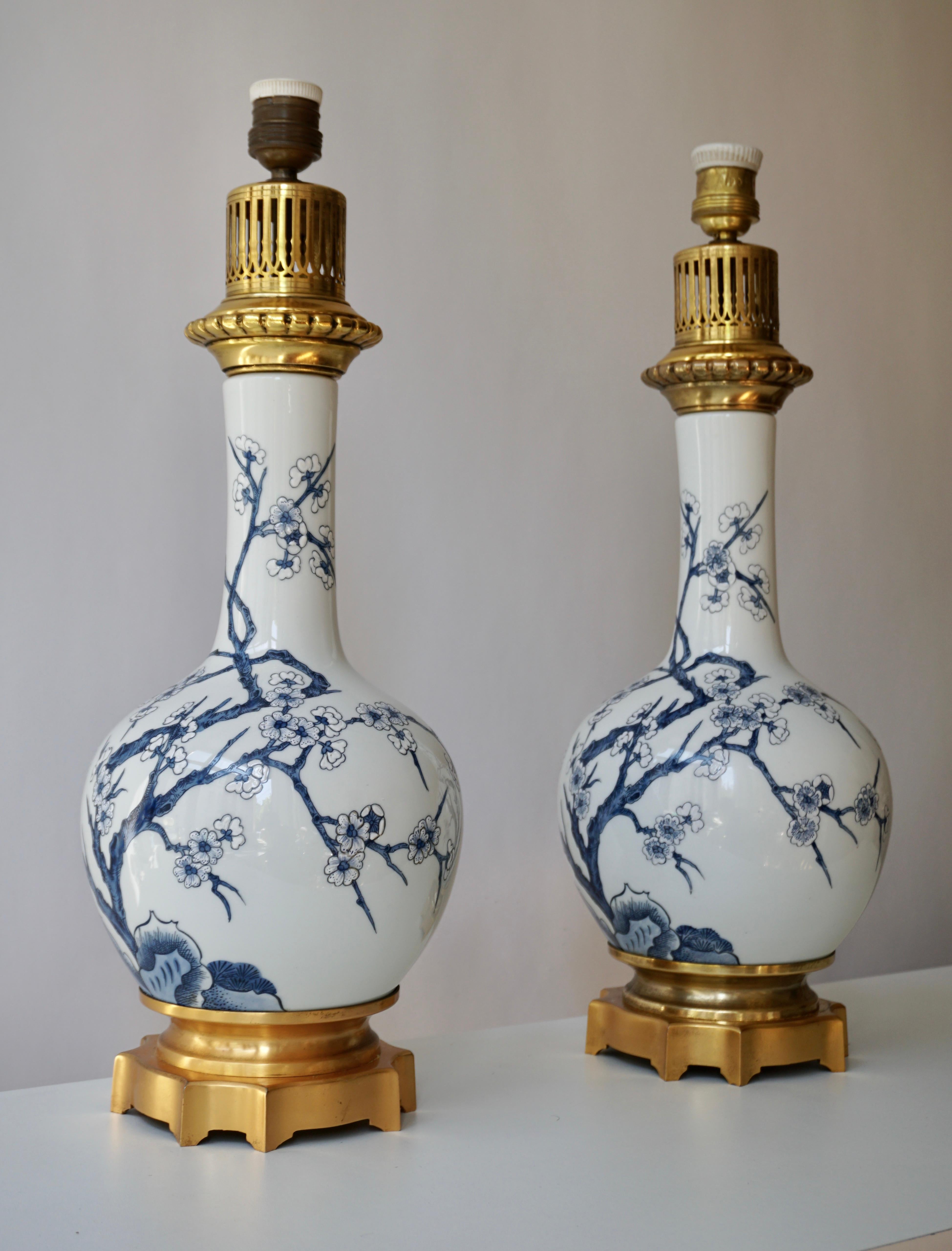French One Chinoiserie Porcelain Blue and White Flower Table Lamp