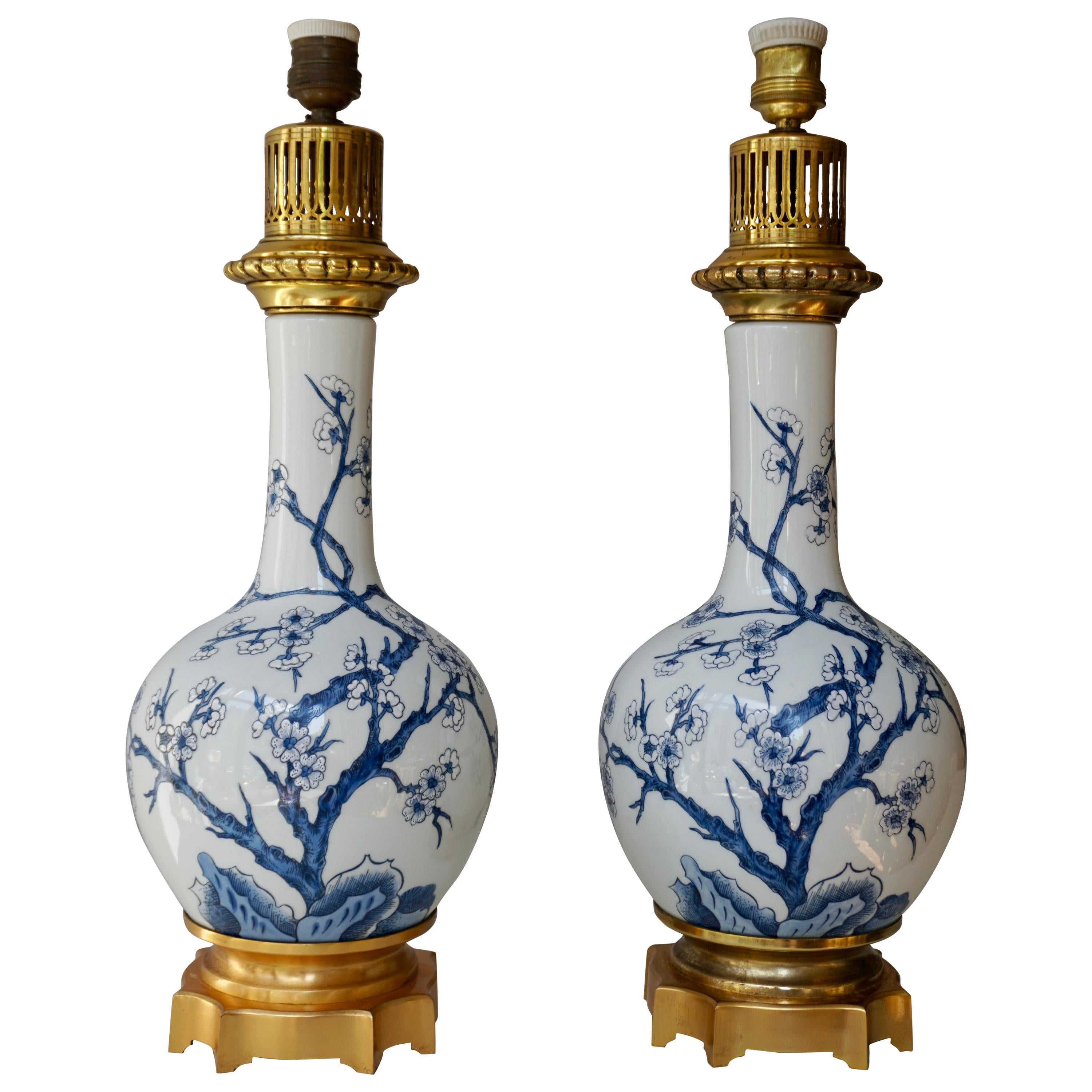 One Chinoiserie Porcelain Blue and White Flower Table Lamp