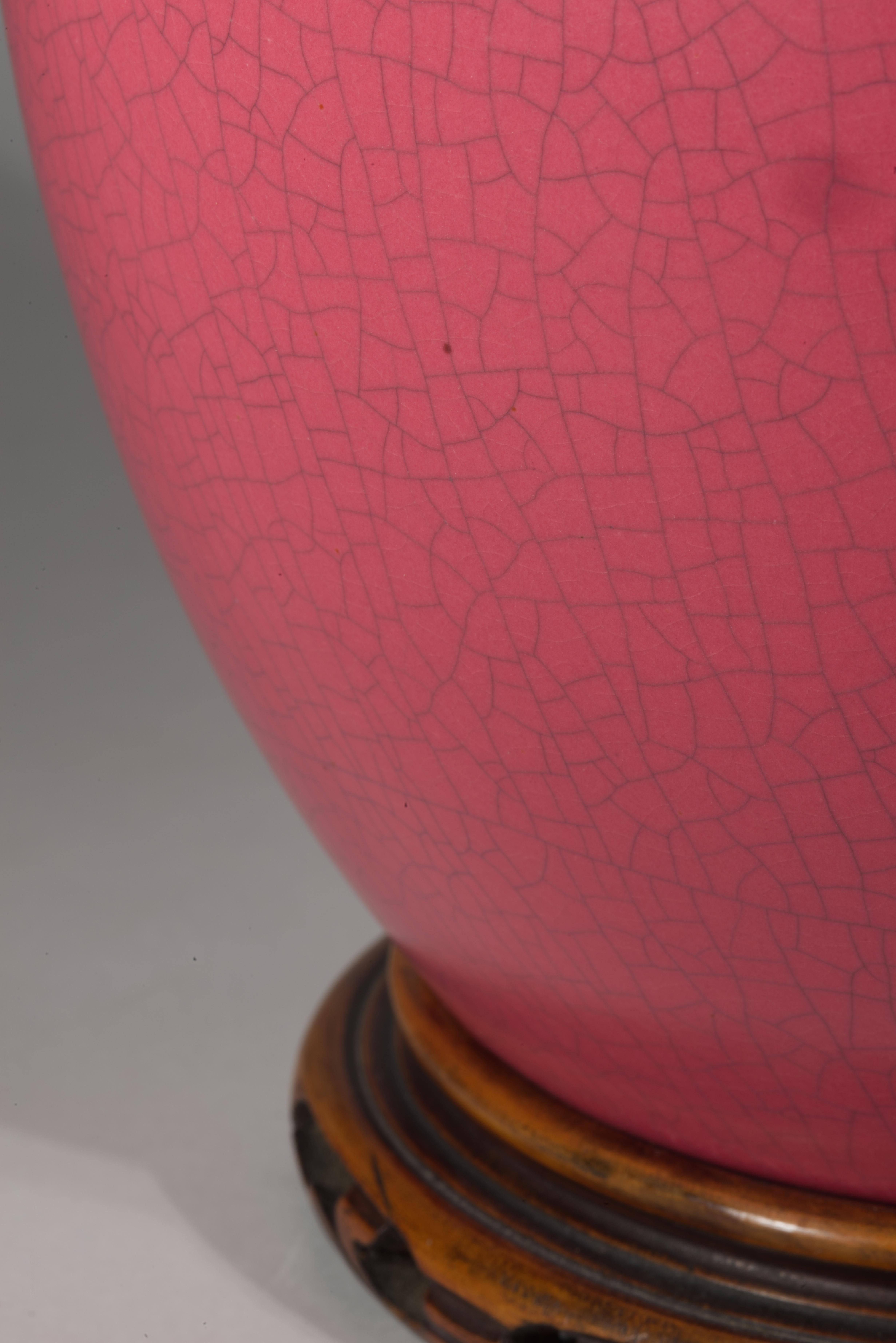 Chinoiserie Raspberry Red Ginger Jar Urn Table Lamp on Carved Wood Base In Good Condition For Sale In Clifton Springs, NY