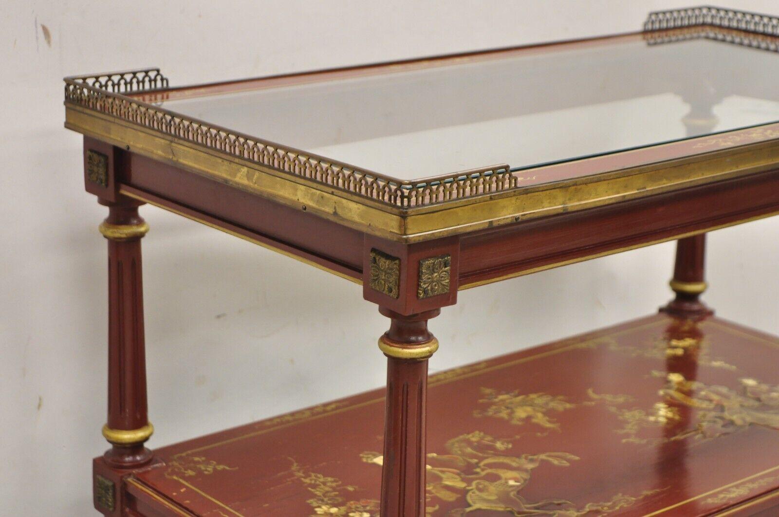 Verre Table basse chinoiserie rouge laquée et peinte en doré d'Asie orientale avec plateau en verre en vente