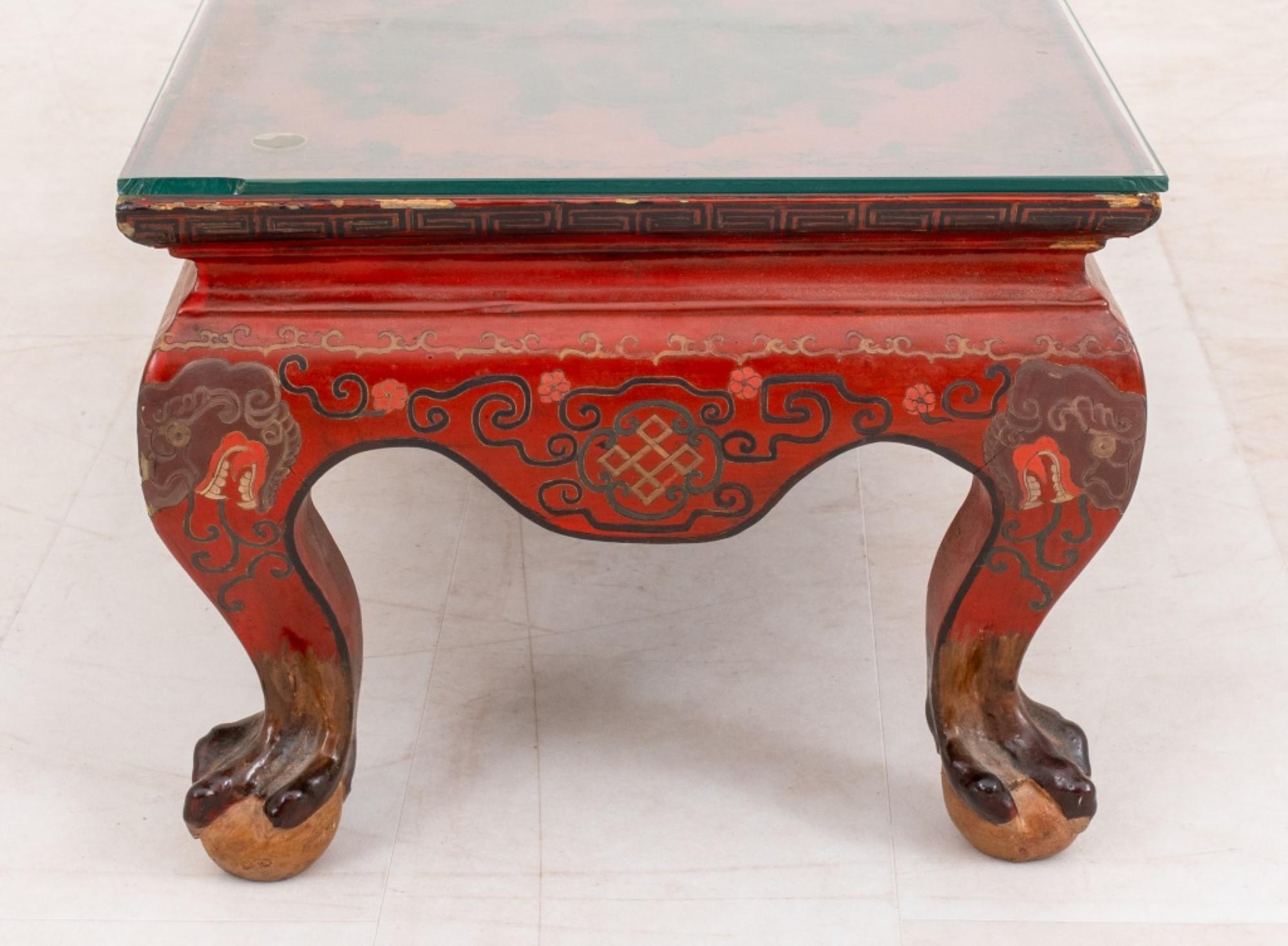 20ième siècle Table basse laquée rouge chinoiseries en vente