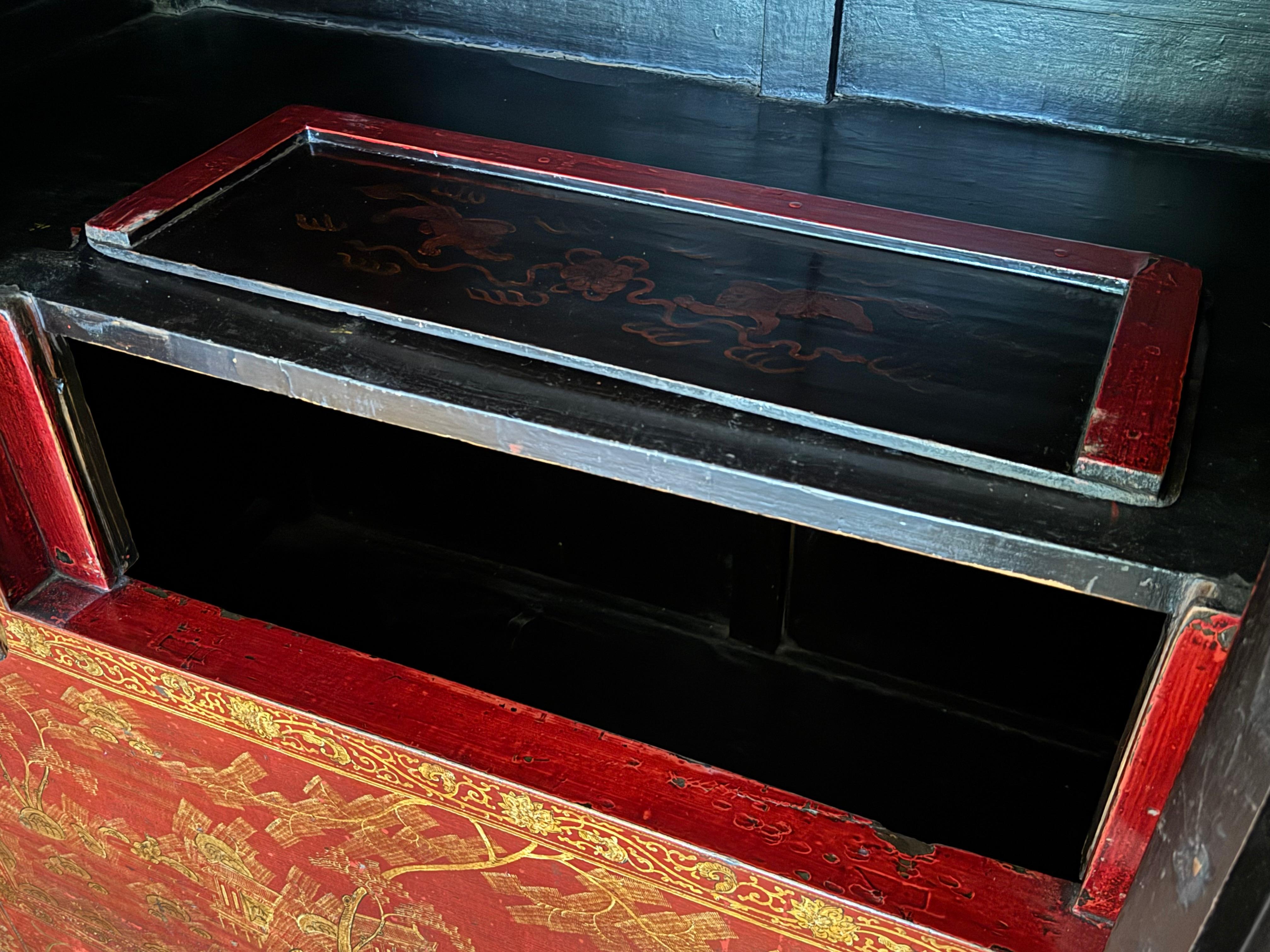 19th Century Chinoiserie Red Lacquered Qing Dynasty Cabinet For Sale