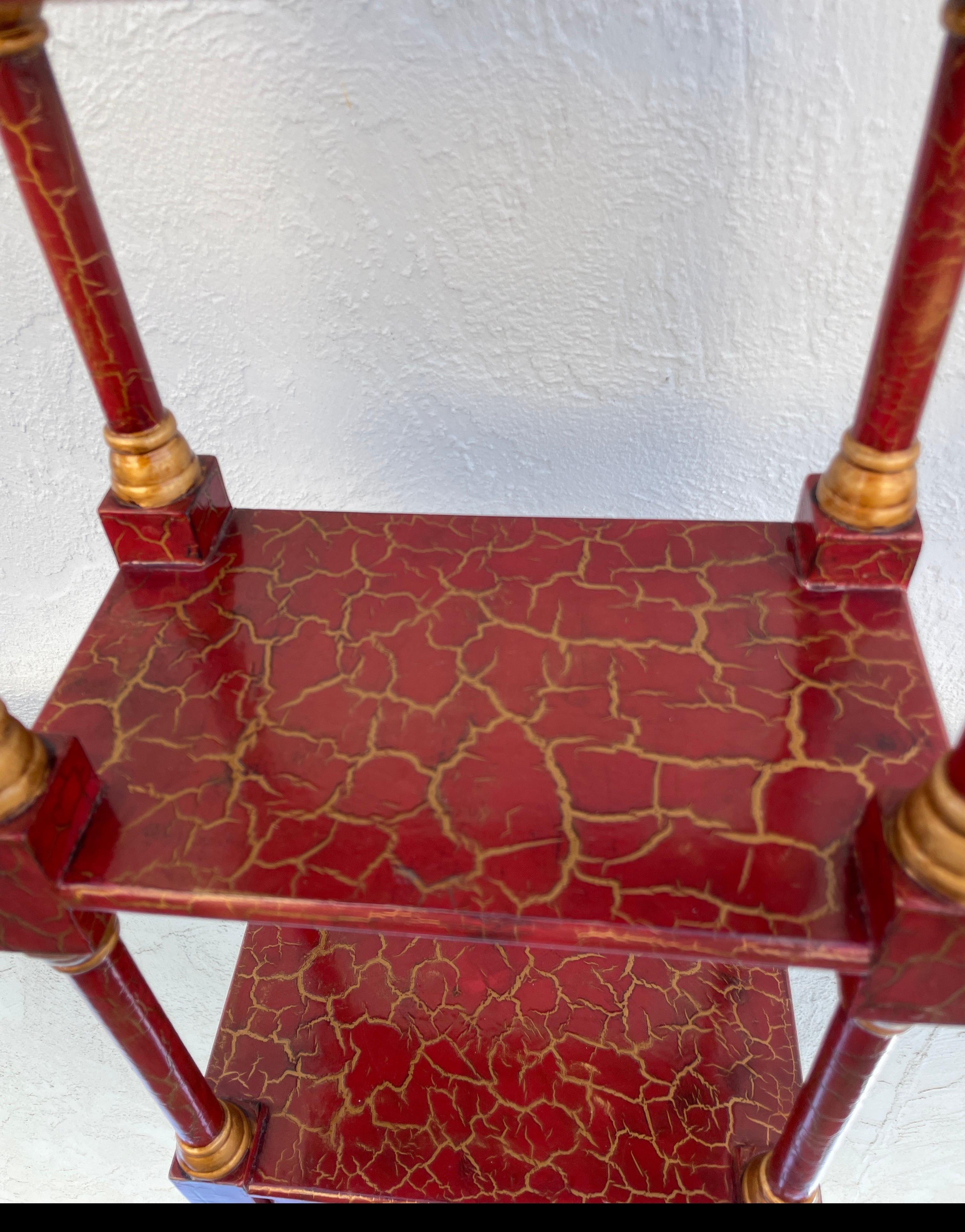 Rotes Wandregal im Pagodenstil im Chinoiserie-Stil (20. Jahrhundert) im Angebot