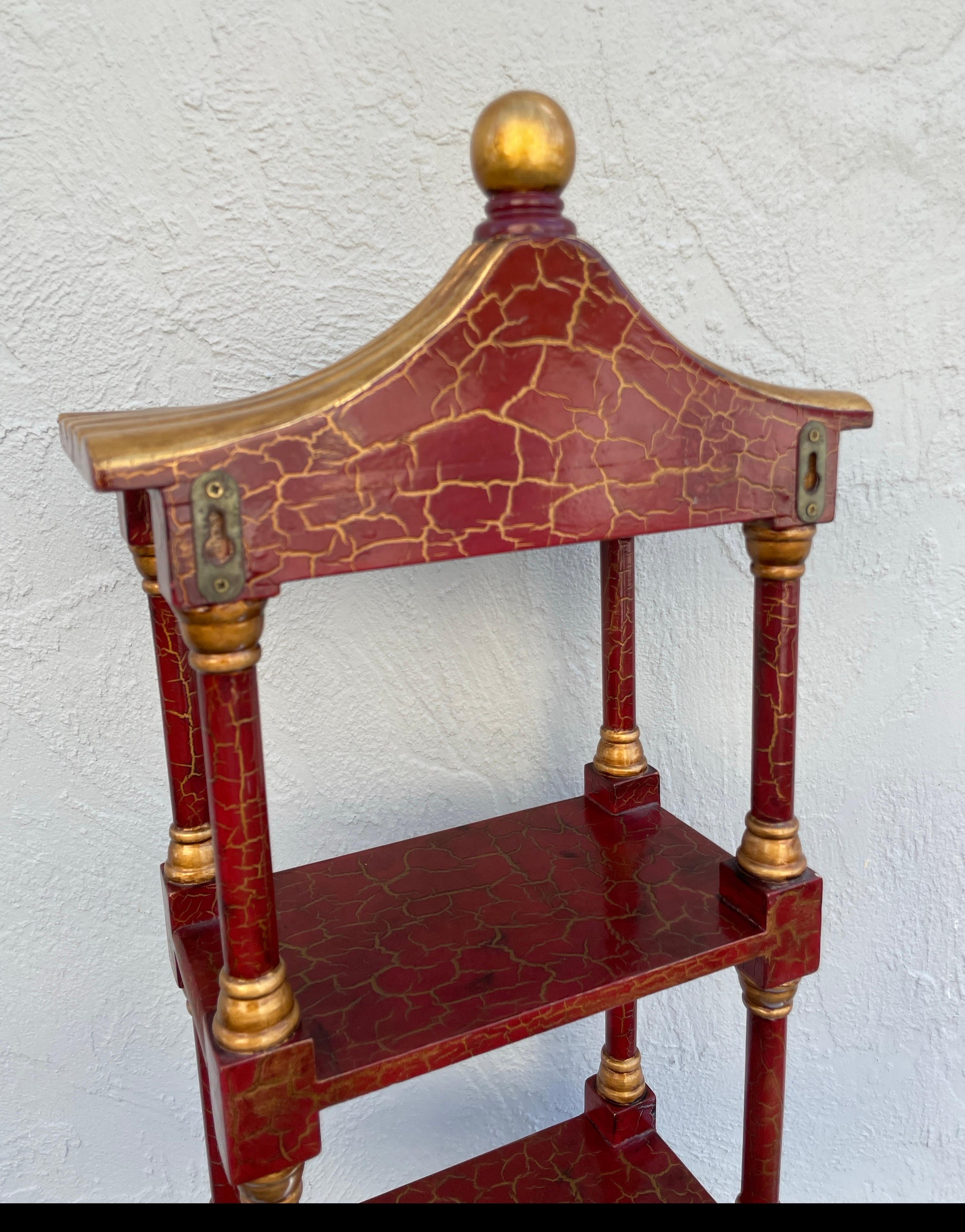 Rotes Wandregal im Pagodenstil im Chinoiserie-Stil im Angebot 3
