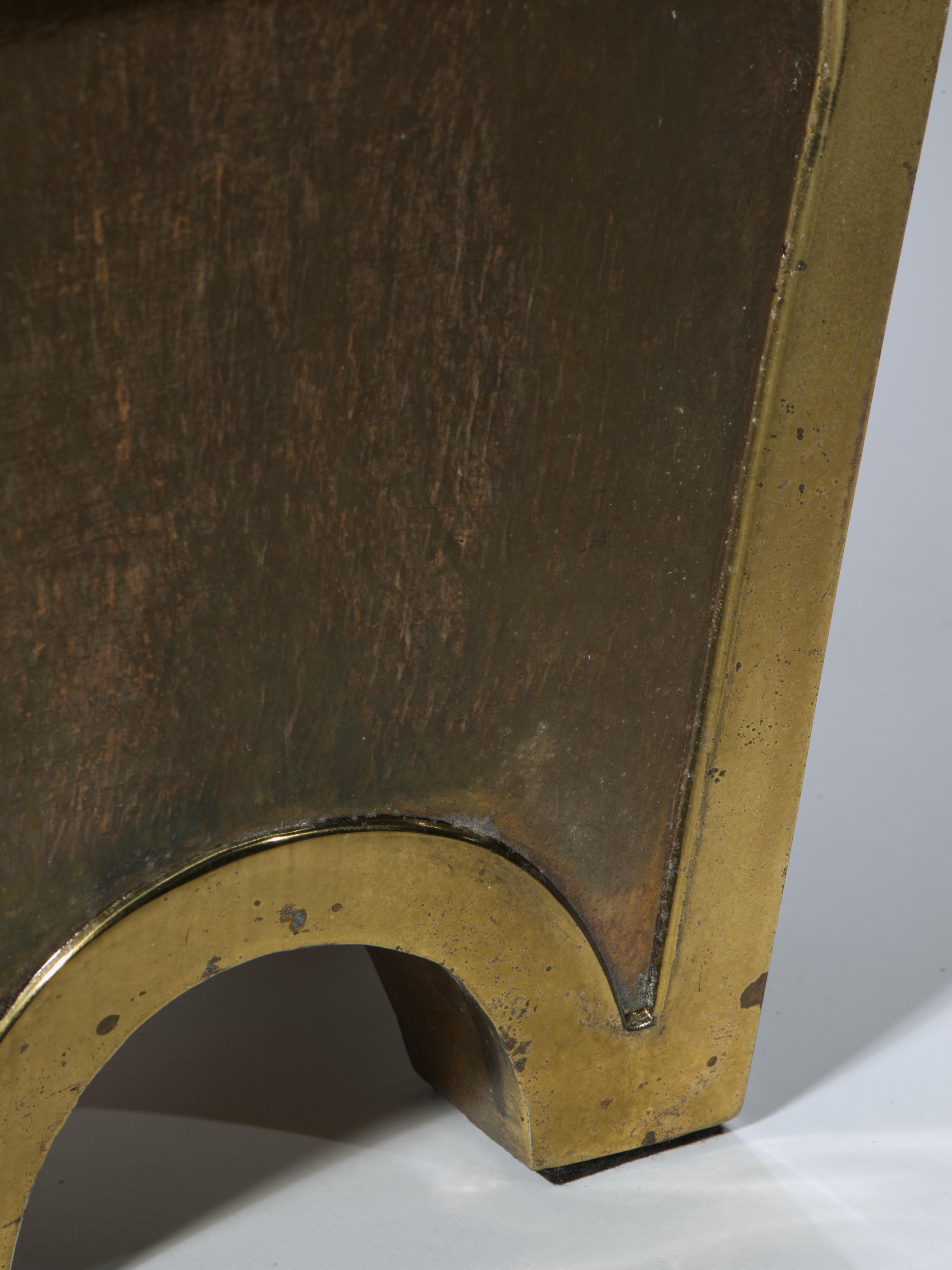 Chinoiserie Sculptural Brass Urn Table Lamp attrb. Chapman, 1970s im Angebot 2