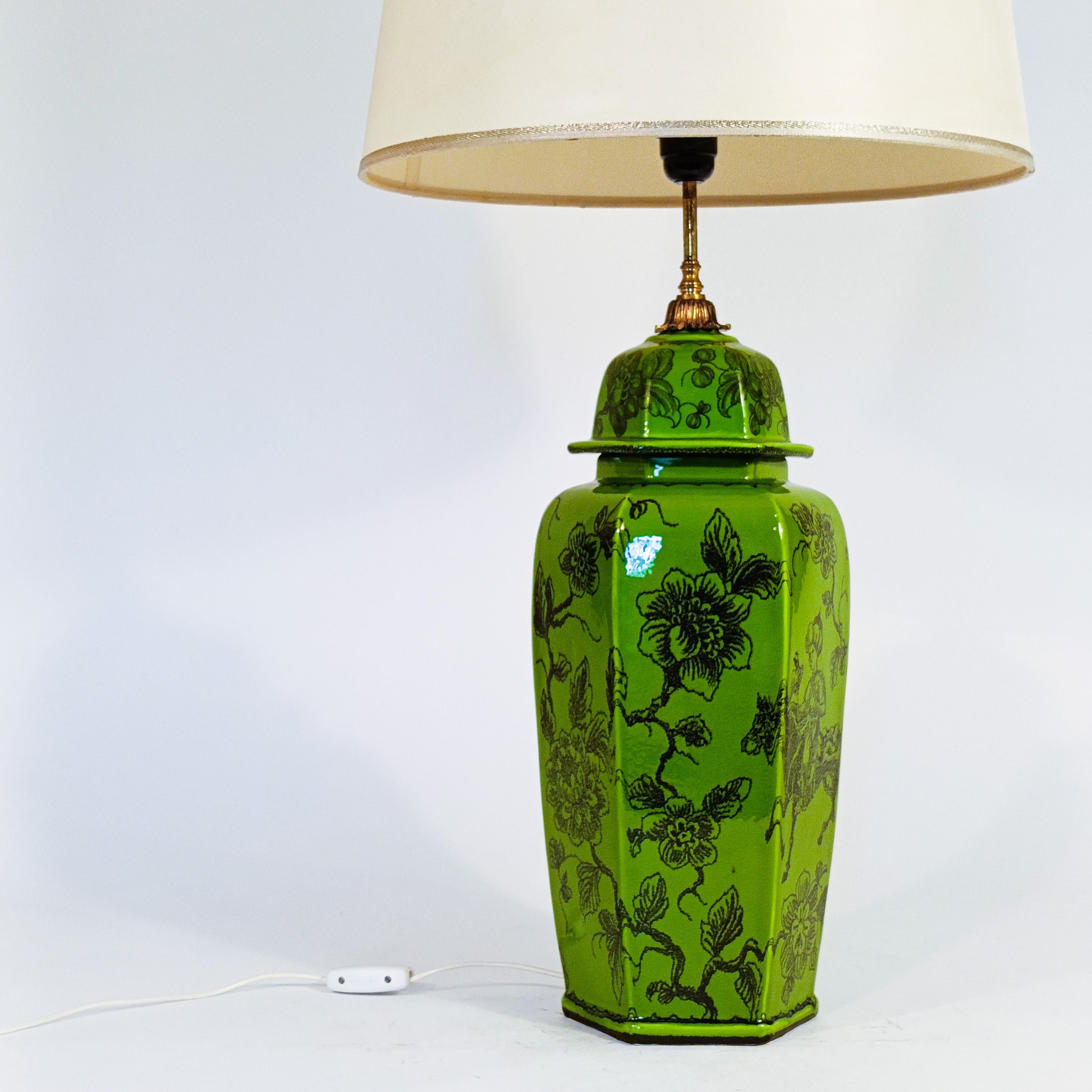 Spanish Chinoiserie style ceramic table lamp by Hispania, Spain, 1960s For Sale