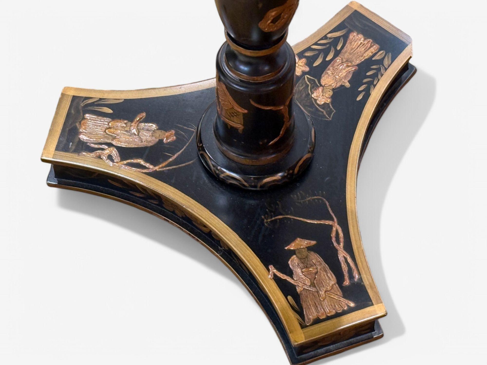 Lampadaire de style chinoiseries, laque craquelée, bois doré, étagère, États-Unis, 20e siècle en vente 3