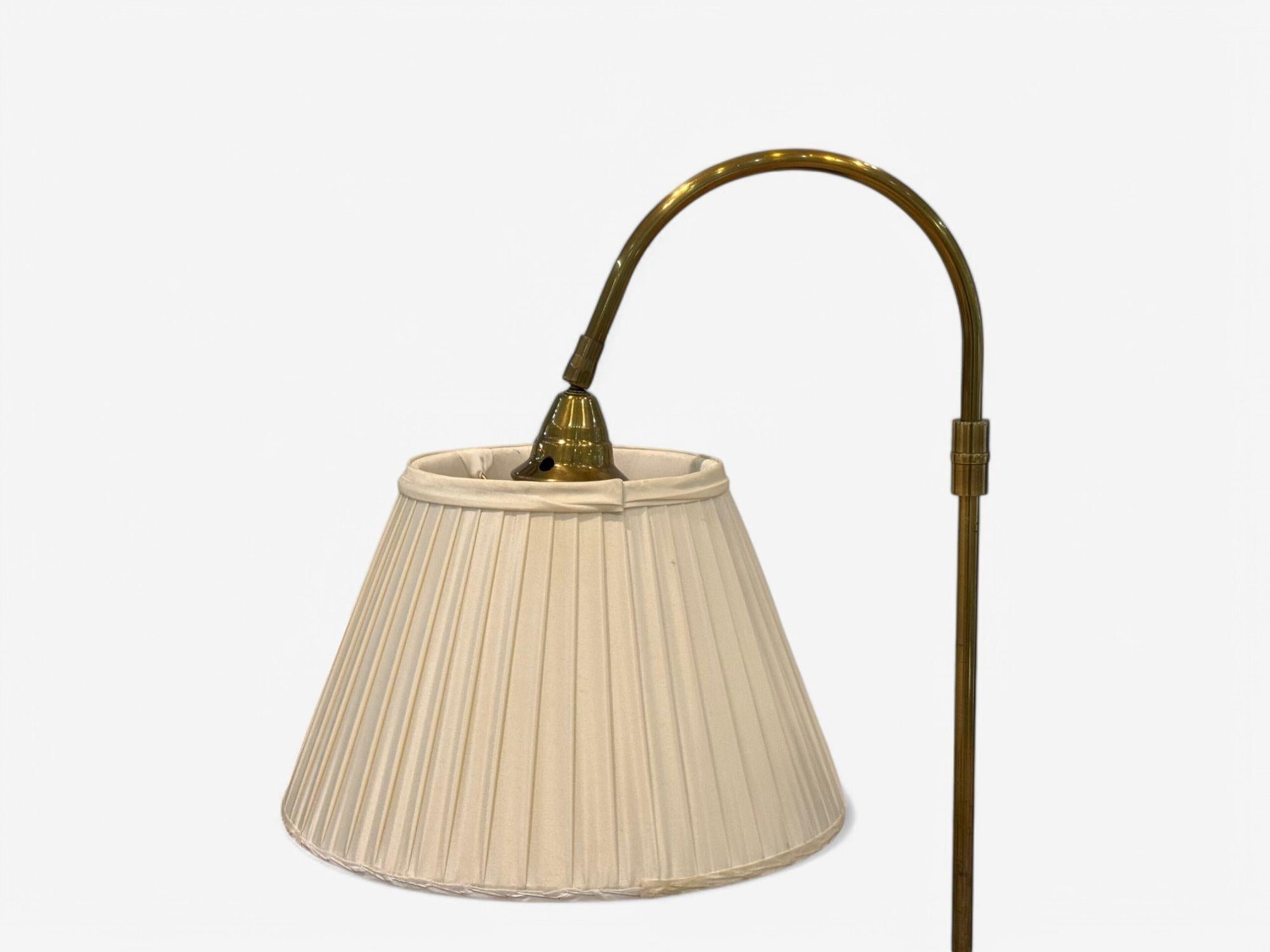 Lampadaire de style chinoiseries, laque craquelée, bois doré, étagère, États-Unis, 20e siècle Bon état - En vente à Manhasset, NY