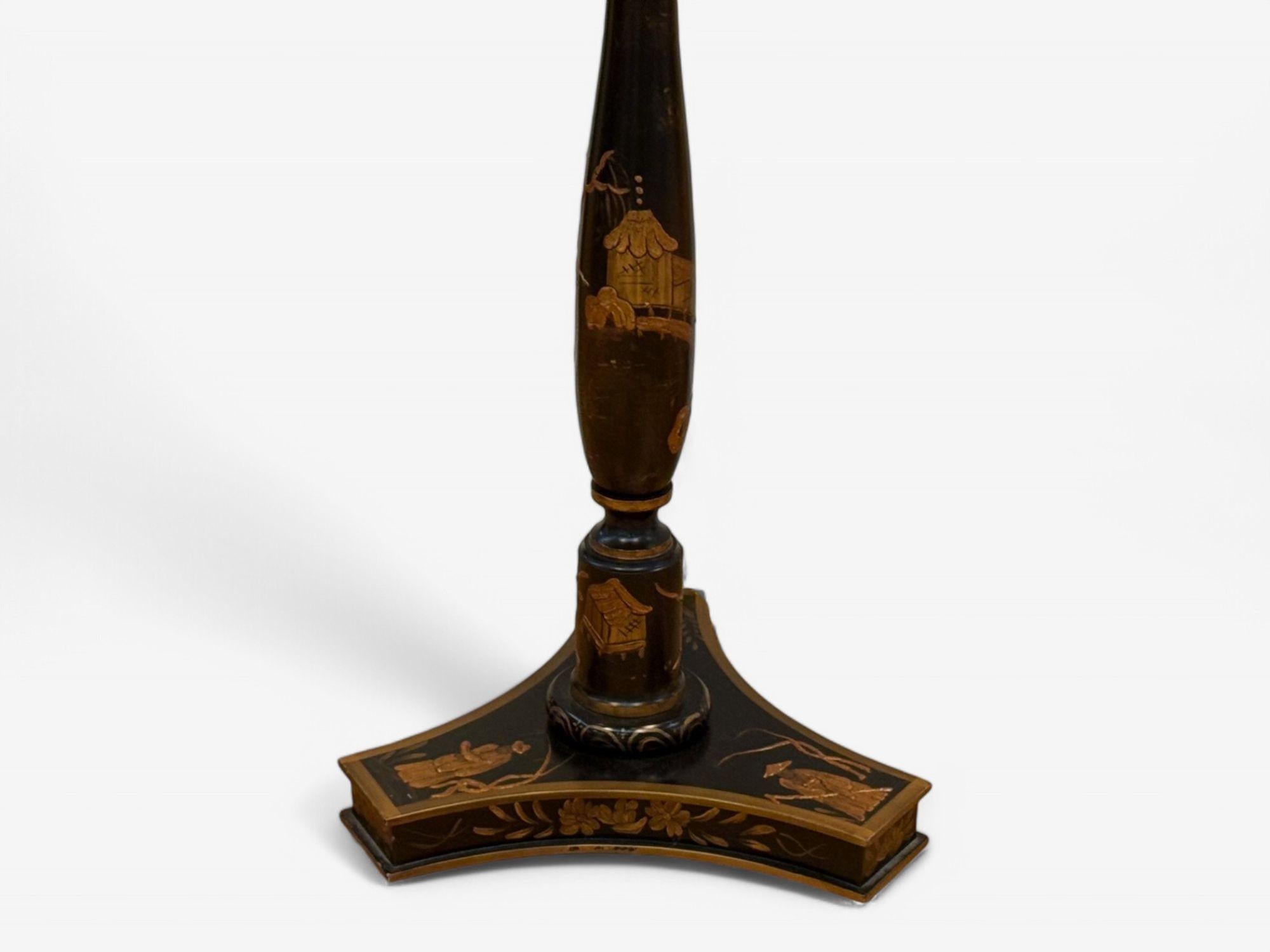 Lampadaire de style chinoiseries, laque craquelée, bois doré, étagère, États-Unis, 20e siècle en vente 2