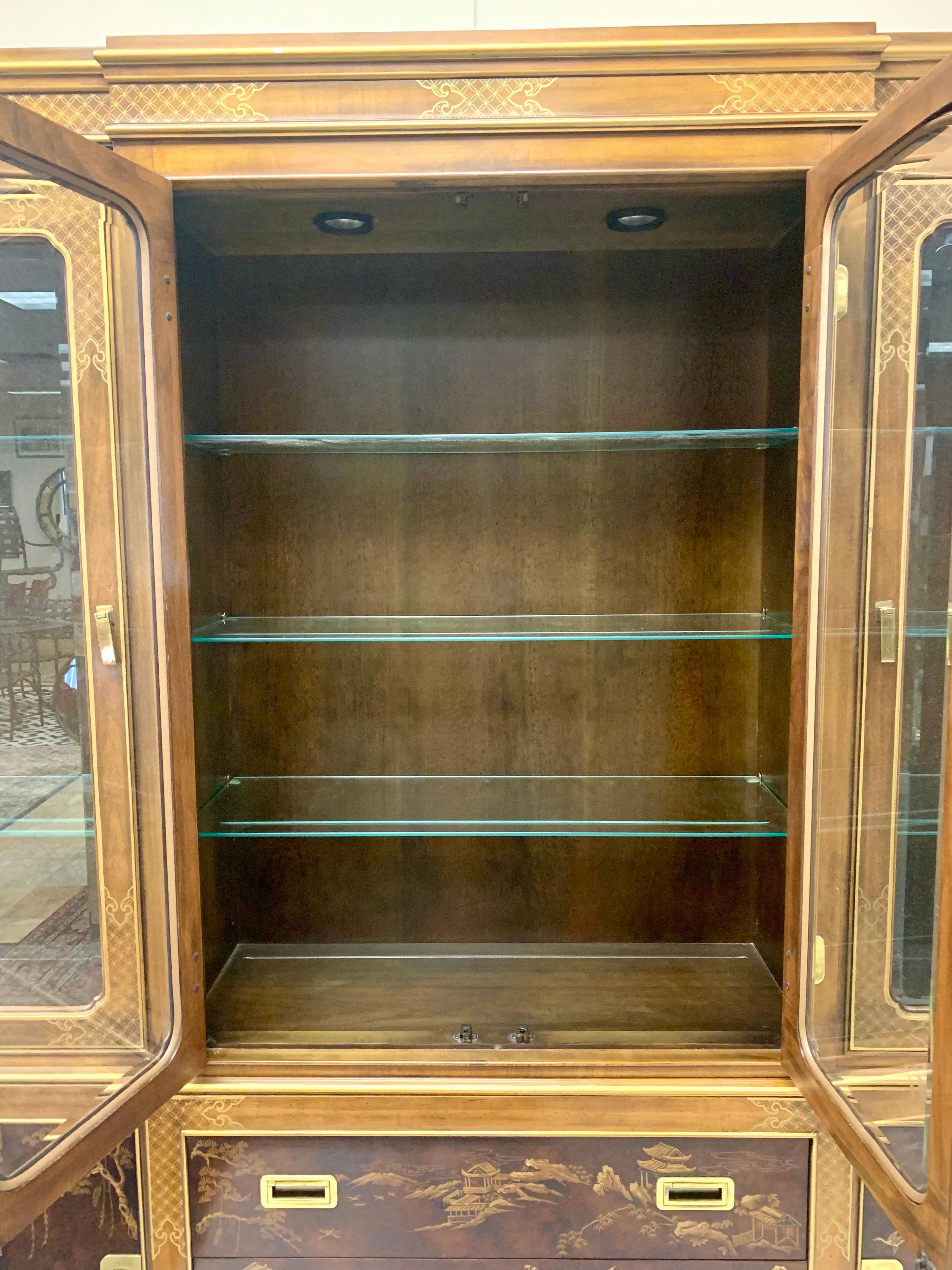 Chinoiserie Style Drexel Heritage Lighted Display China Cabinet In Good Condition In West Hartford, CT