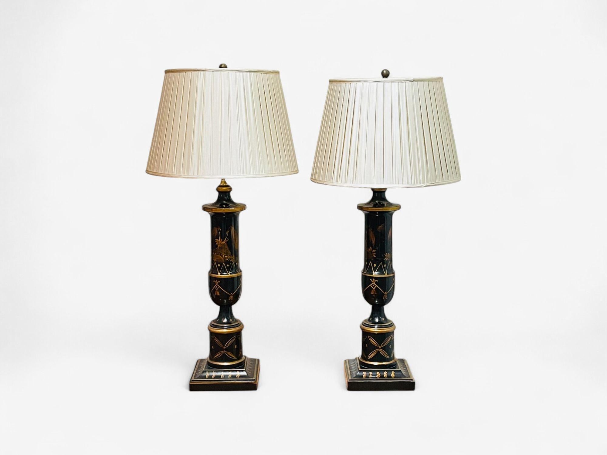 Estilo Chinoiserie, Madera Ebonizada, Dorado, Lámparas de Mesa, EEUU, Años 60 Estadounidense en venta