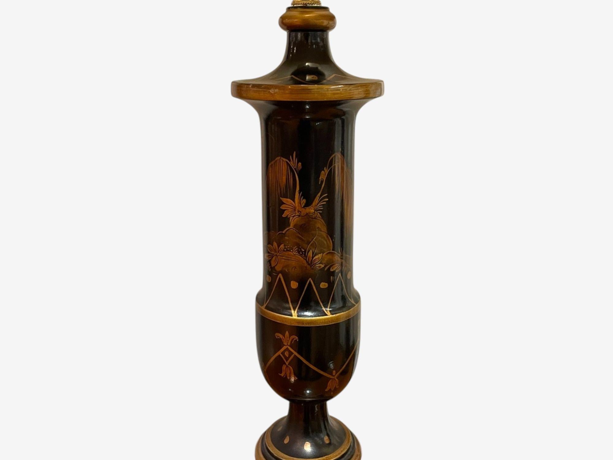 Estilo Chinoiserie, Madera Ebonizada, Dorado, Lámparas de Mesa, EEUU, Años 60 Seda en venta