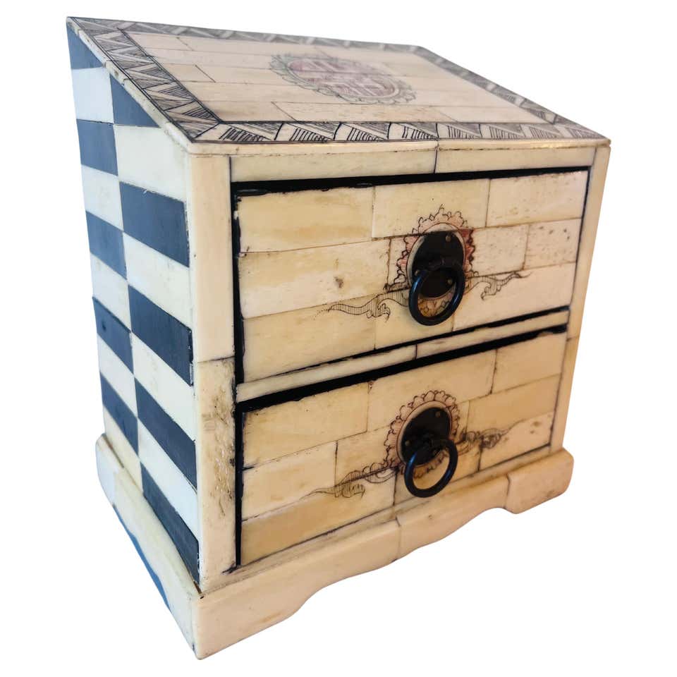 Bone Boxes - 285 For Sale at 1stDibs | decorative bone box, bone ...