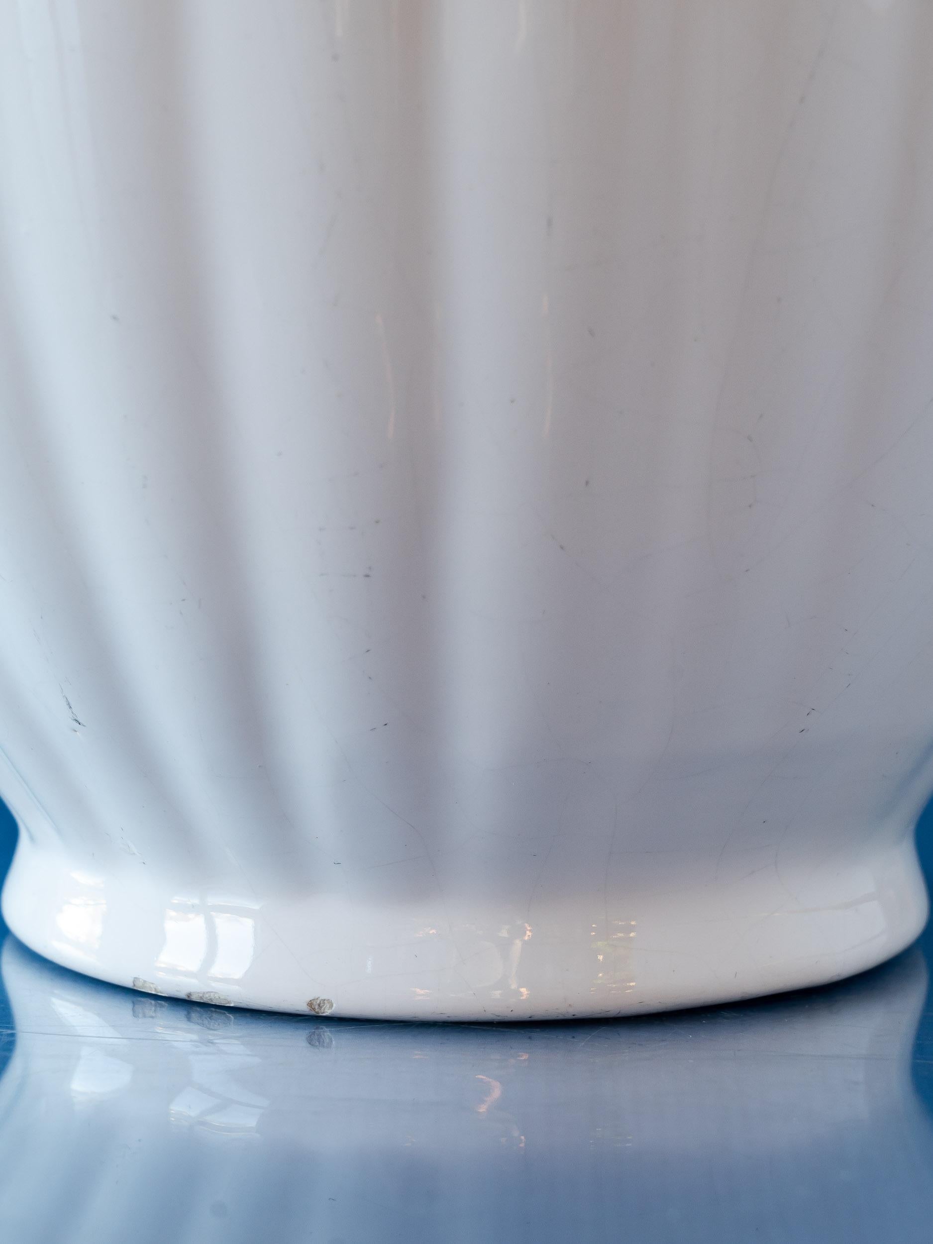 Lampada da tavolo Delft bianca di Velsen, anni '20, paralume blu e bianco di Nuova Cineseria in vendita 2