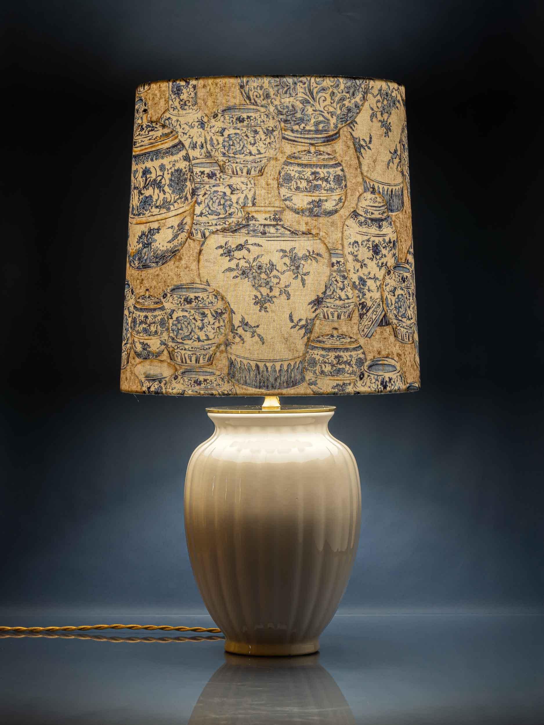 Chinoiserie Table Lamp from Vintage Velsen Delft White In Good Condition For Sale In AMSTERDAM, NL