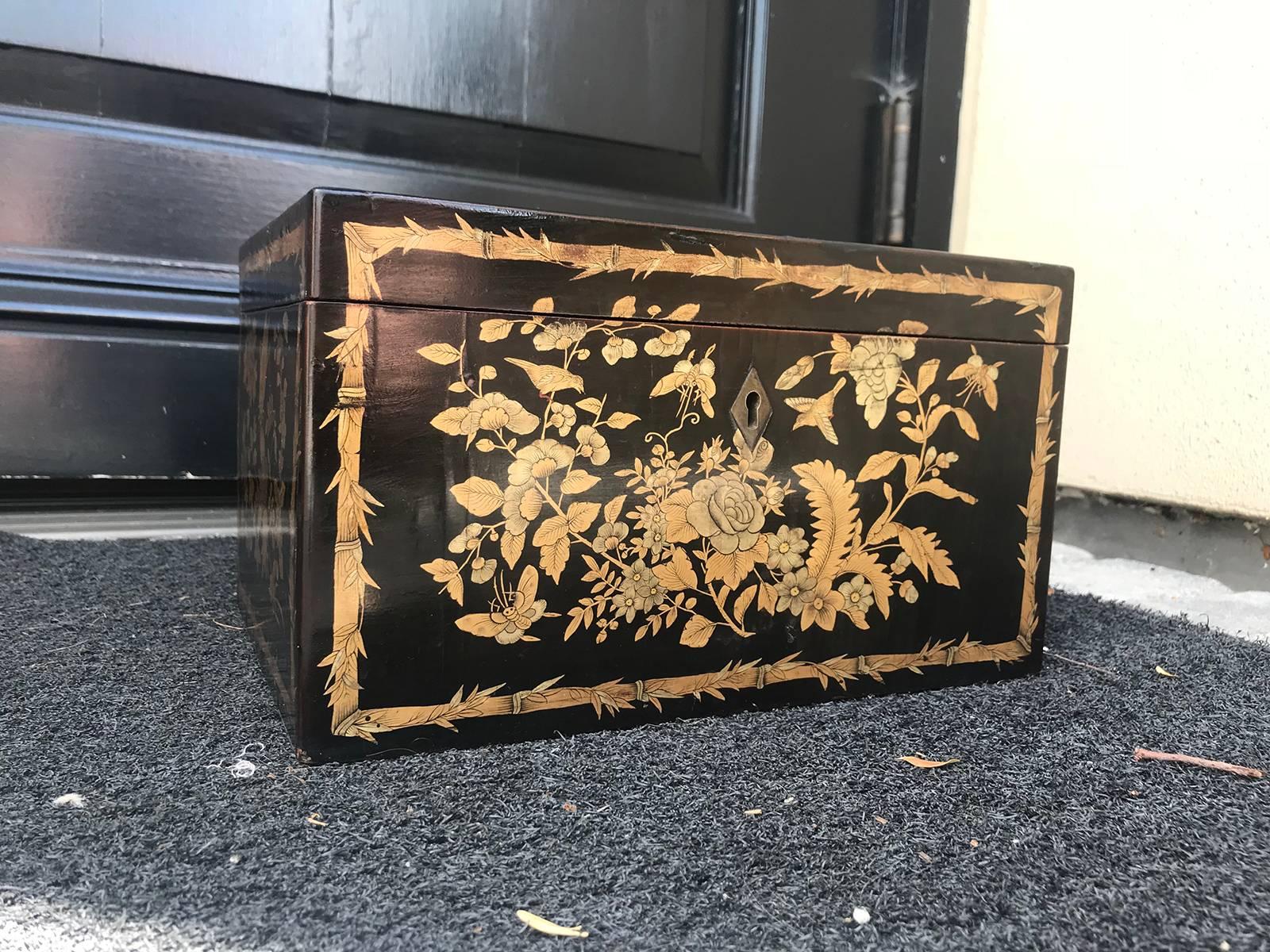 Chinoiserie Tea Caddy with Pewter Liner, circa 1820 5