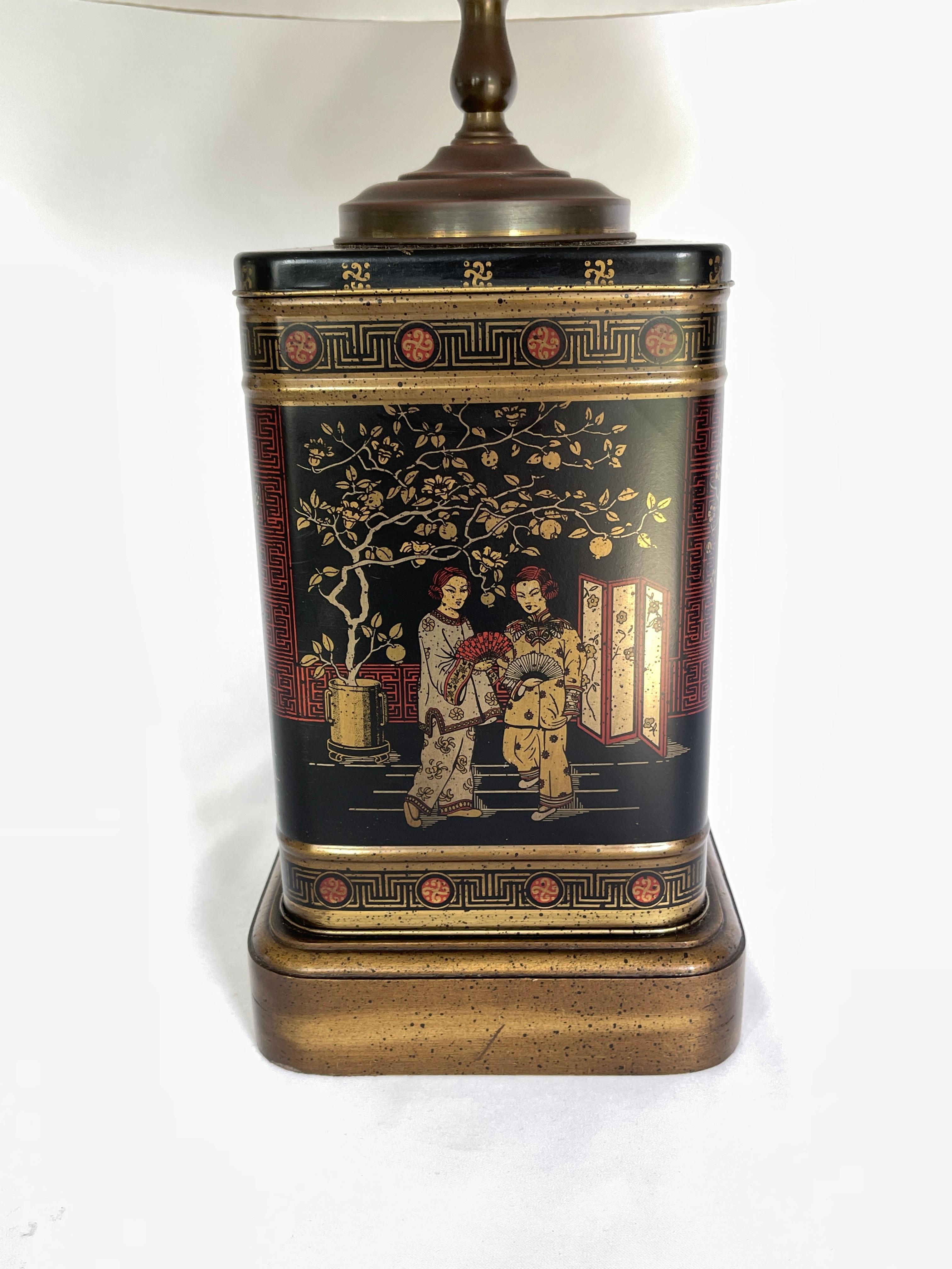 Vintage Chinese Export Chinoiserie tea canister by Wildwood Lamp Co.,
 USA c. 1960's. Lamp has one socket, with original vintage wiring.
A wonderful international world traveler style lamp that works with many interiors.
Shade not included, was