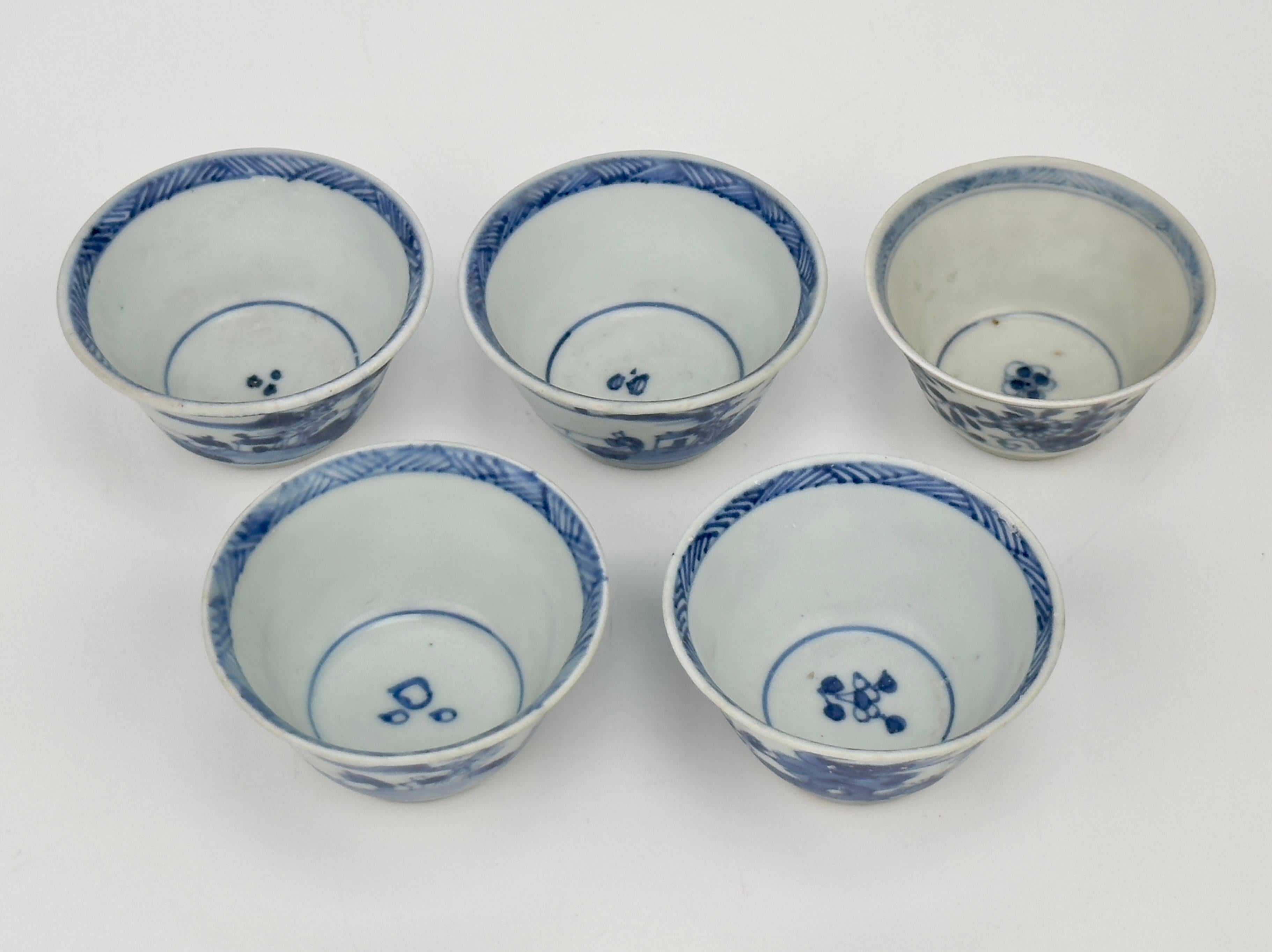 Chinoiserie-Teekannen-Set CIRCA 1725, Qing Dynasty, Yongzheng Reign (Glasiert) im Angebot